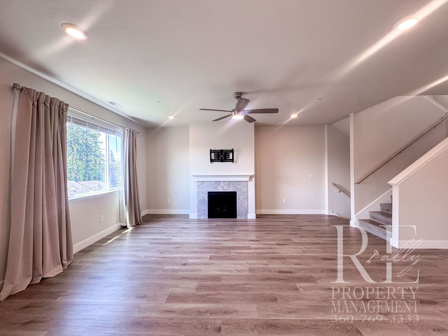 Spacious 5 Bedroom Home With Modern Layout Natural Light Park Access – photo 5