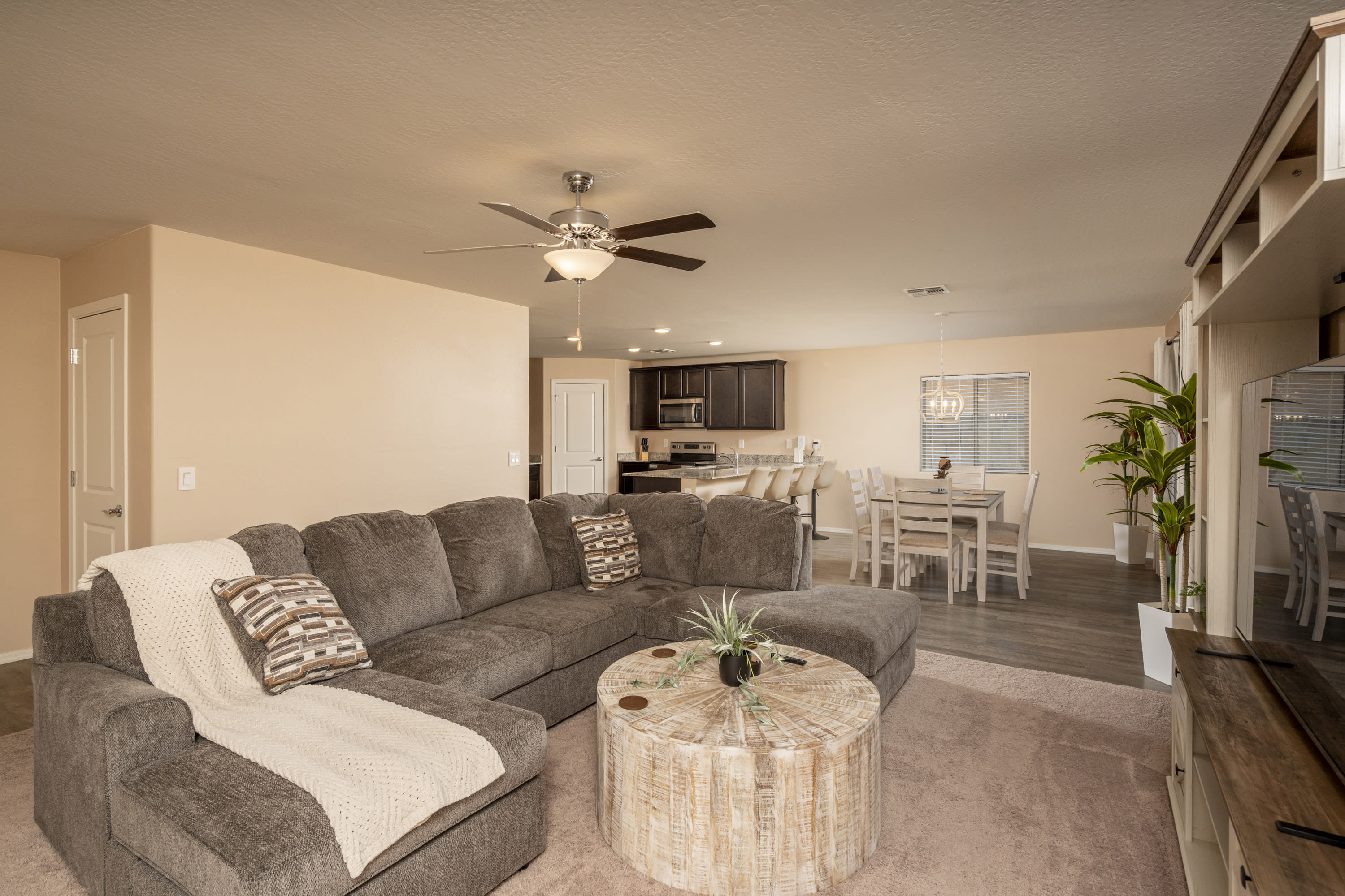 1547 East Inouye Drive – photo 3