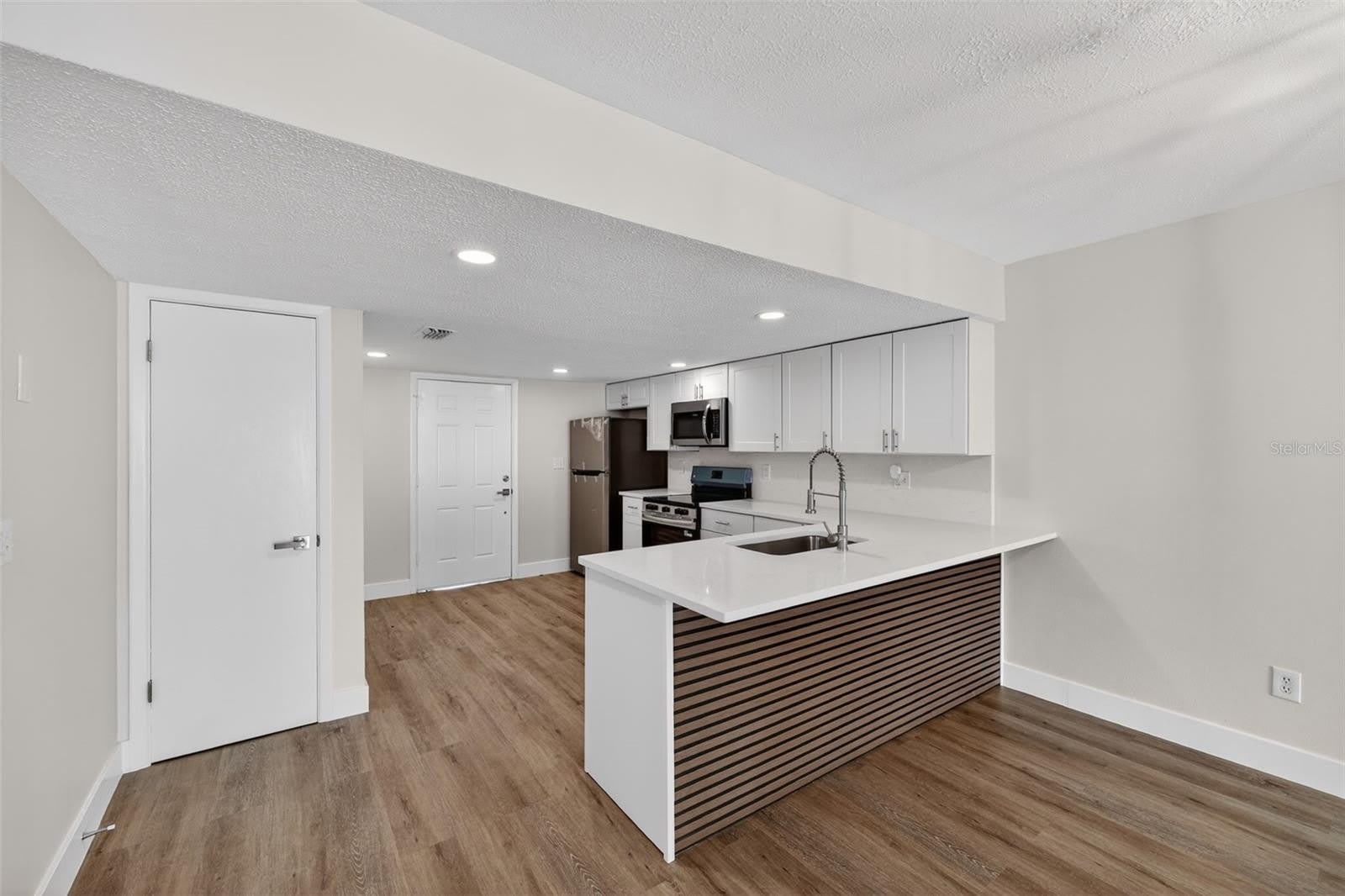 9826 POCONO Street – photo 5