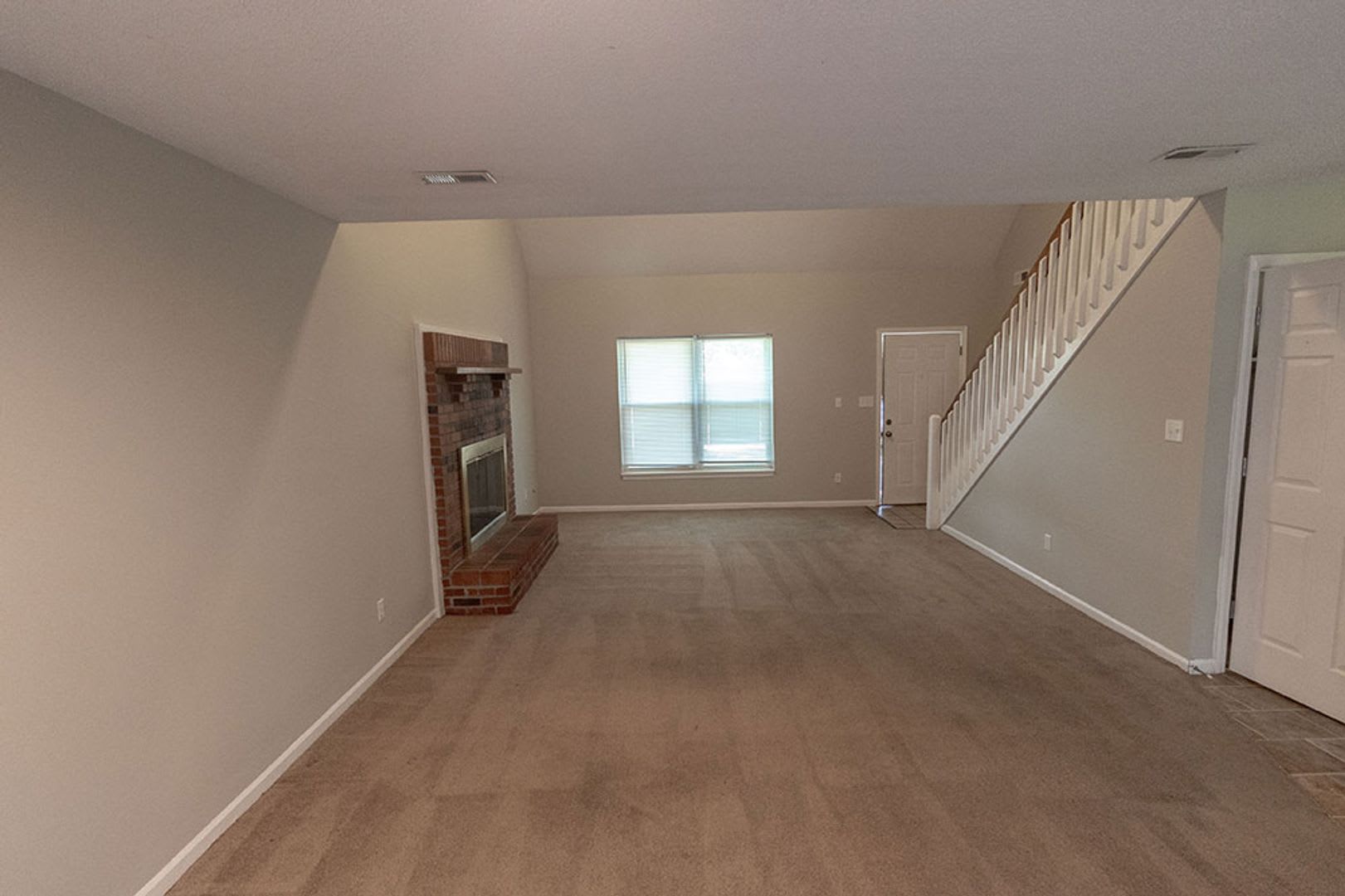 Affordable 3 Bedroom Duplex – photo 4