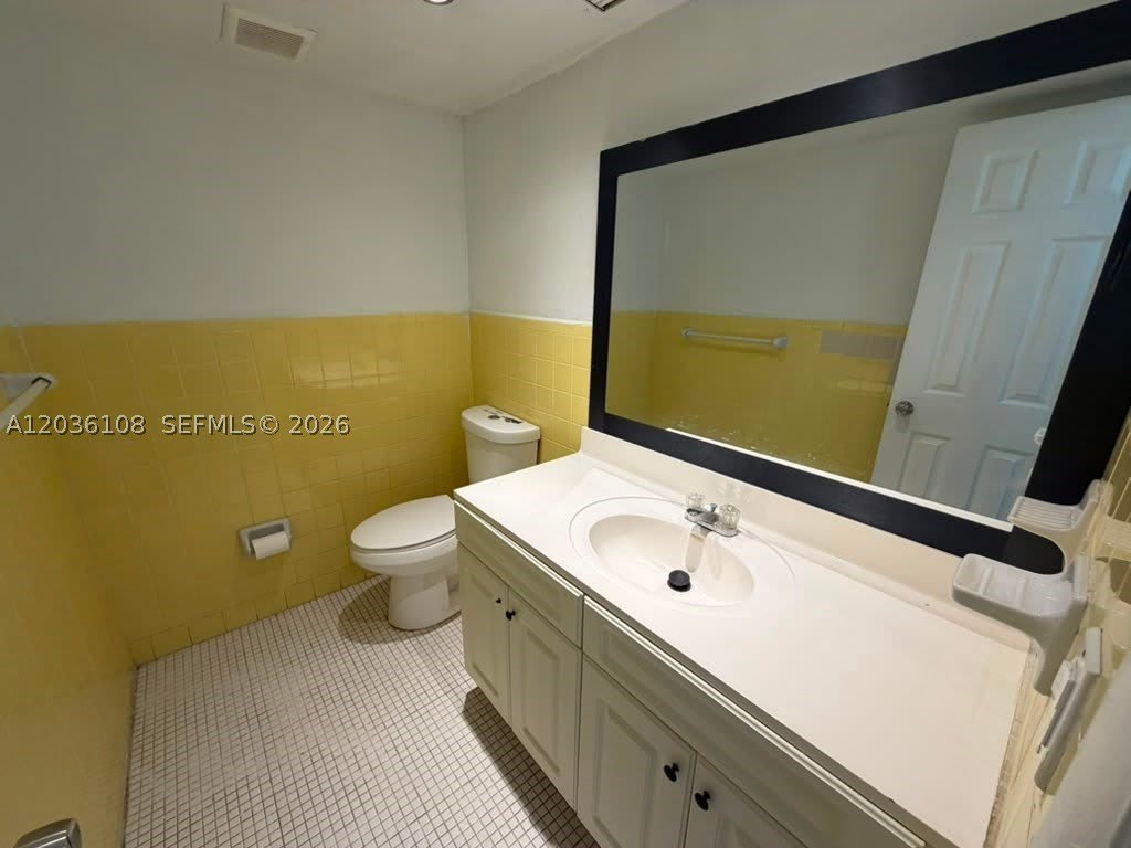 1885 NE 121st St – photo 4