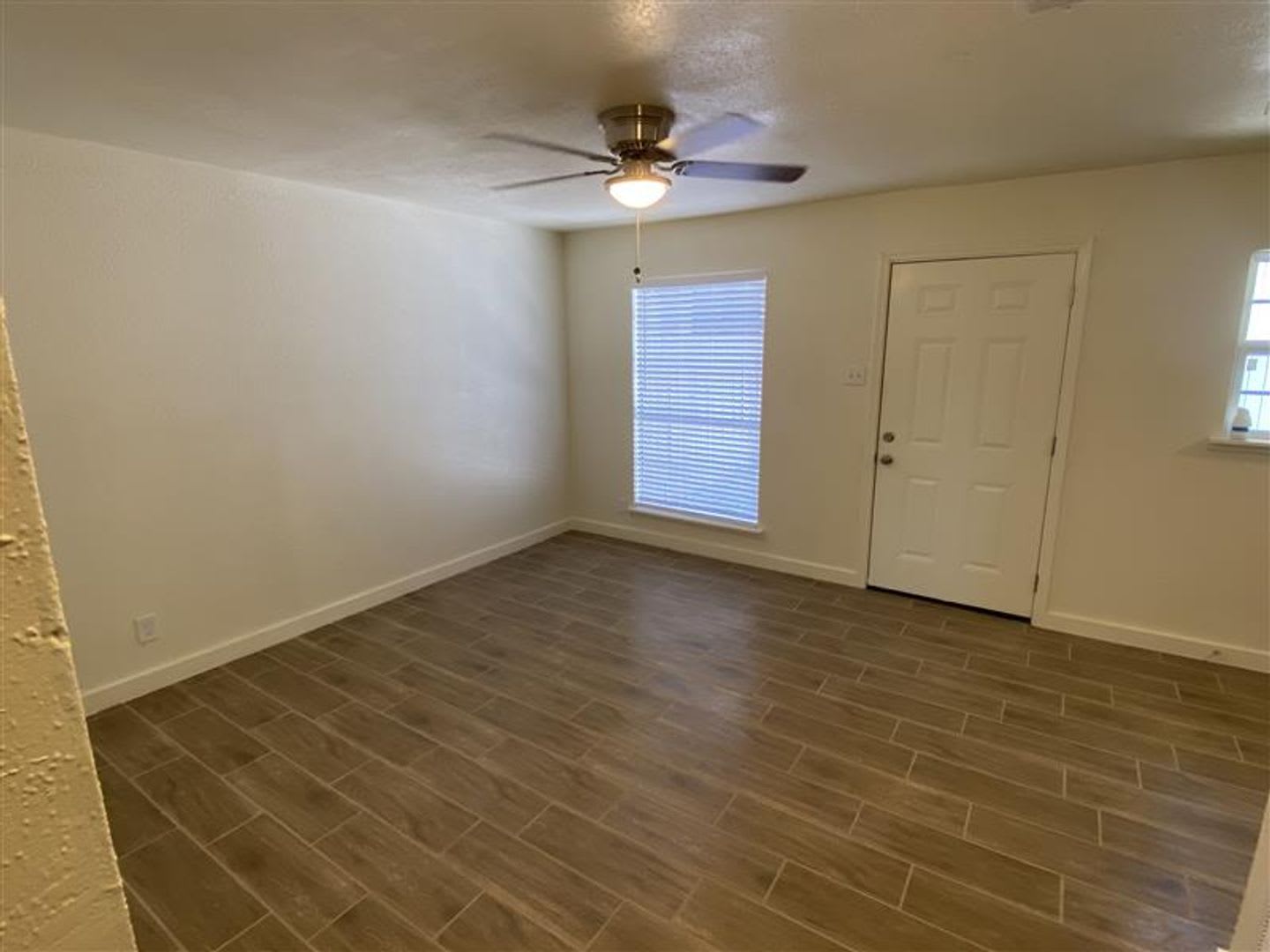 3 1 Townhouse With Covered Parking – photo 5