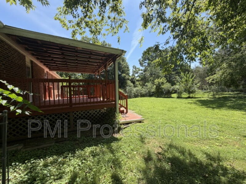 702 Rodeo Rd – photo 3