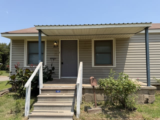 217 W Marshall Dr – photo 2