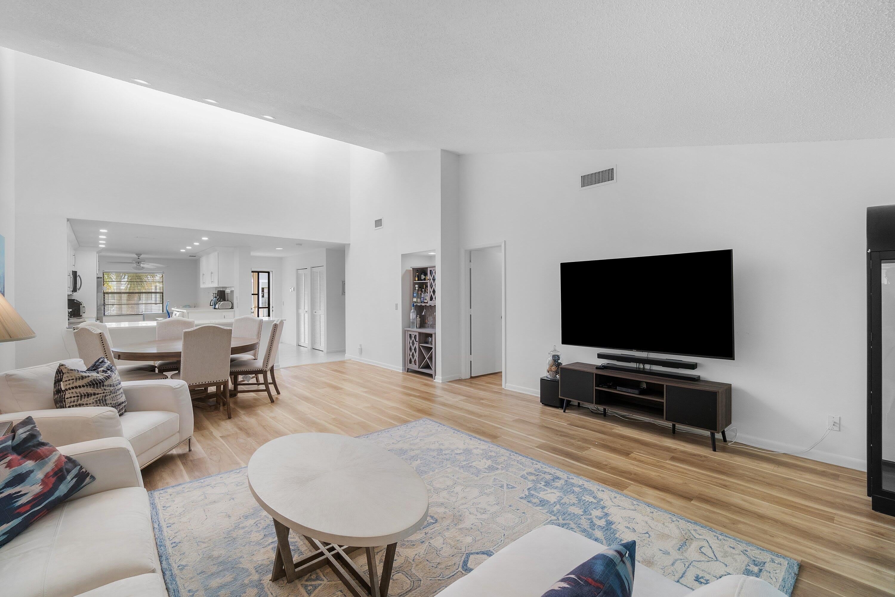 61 Eastgate Drive – photo 3