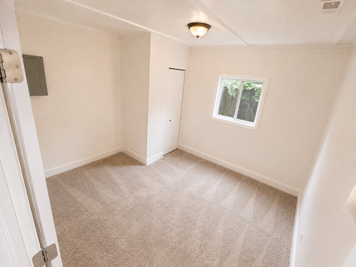 For Lease – photo 4