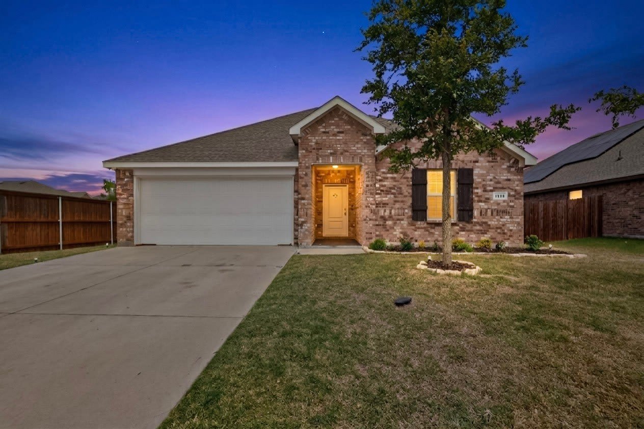 1114 Emerald Gate Drive – photo 2