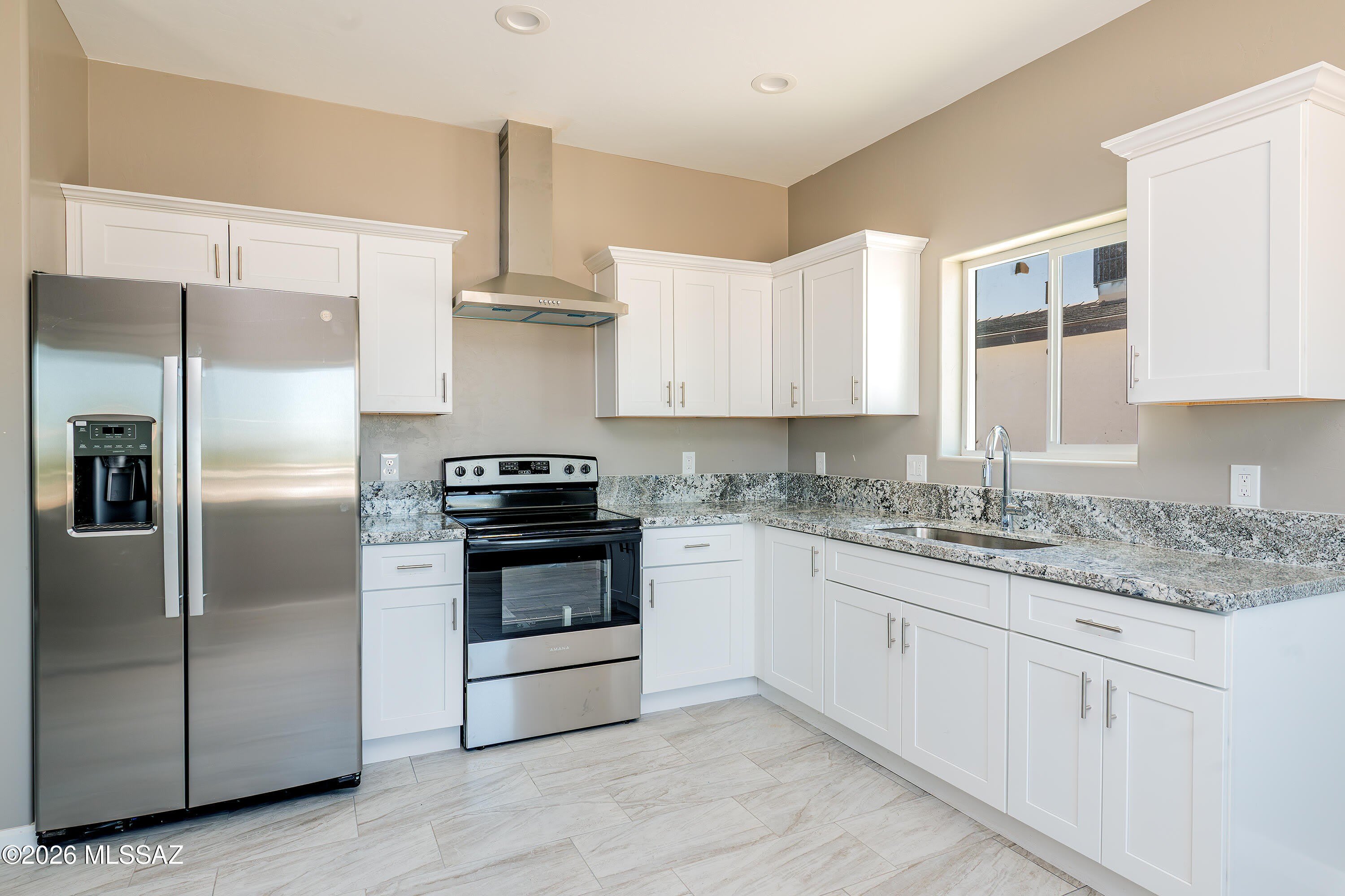 2567 S Campbell Avenue – photo 5