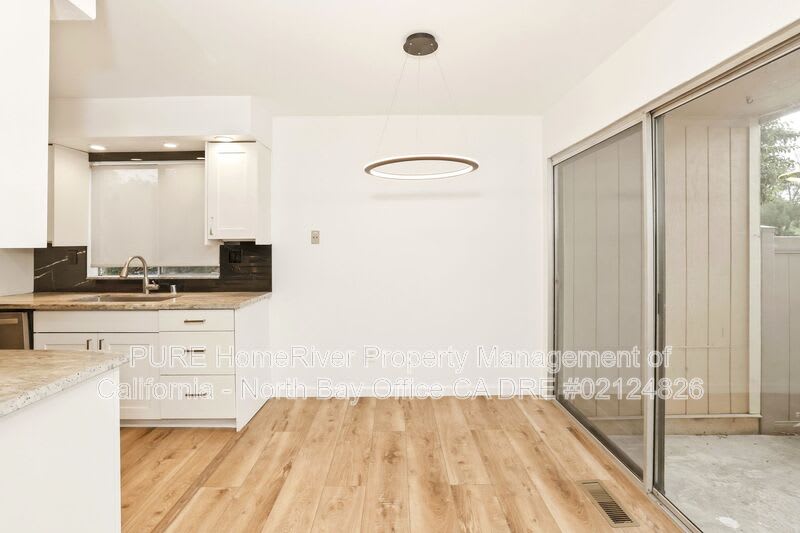 455 Enterprise Dr – photo 4