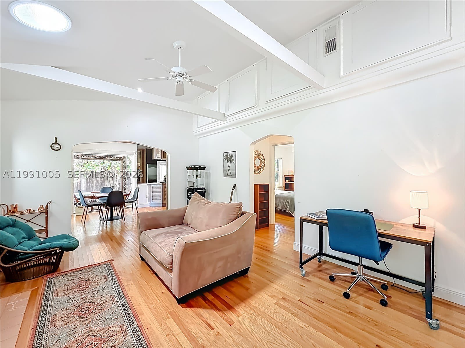 1419 NE 4th Ct – photo 3