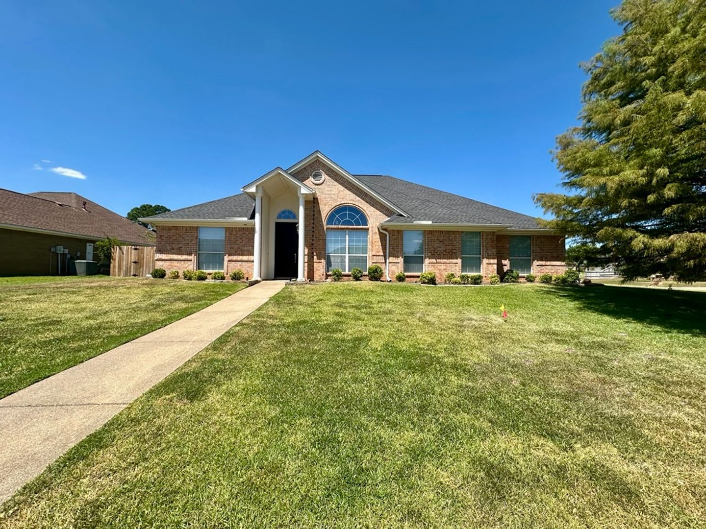 Spacious Flint Home on a Corner Lot with Stunning Primary Suite – photo 1