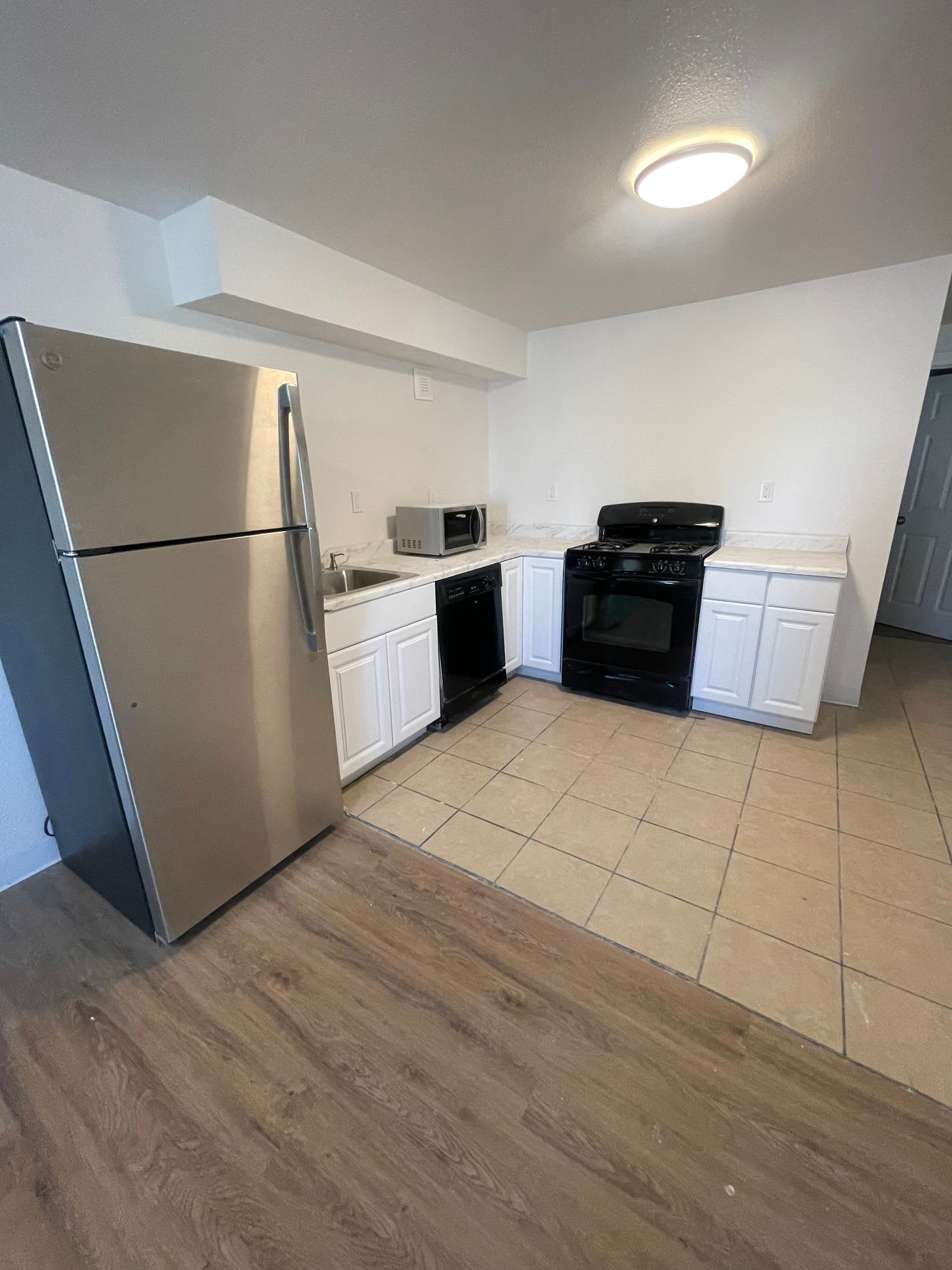 Great 2 Bedroom Apartment With Garage – photo 2