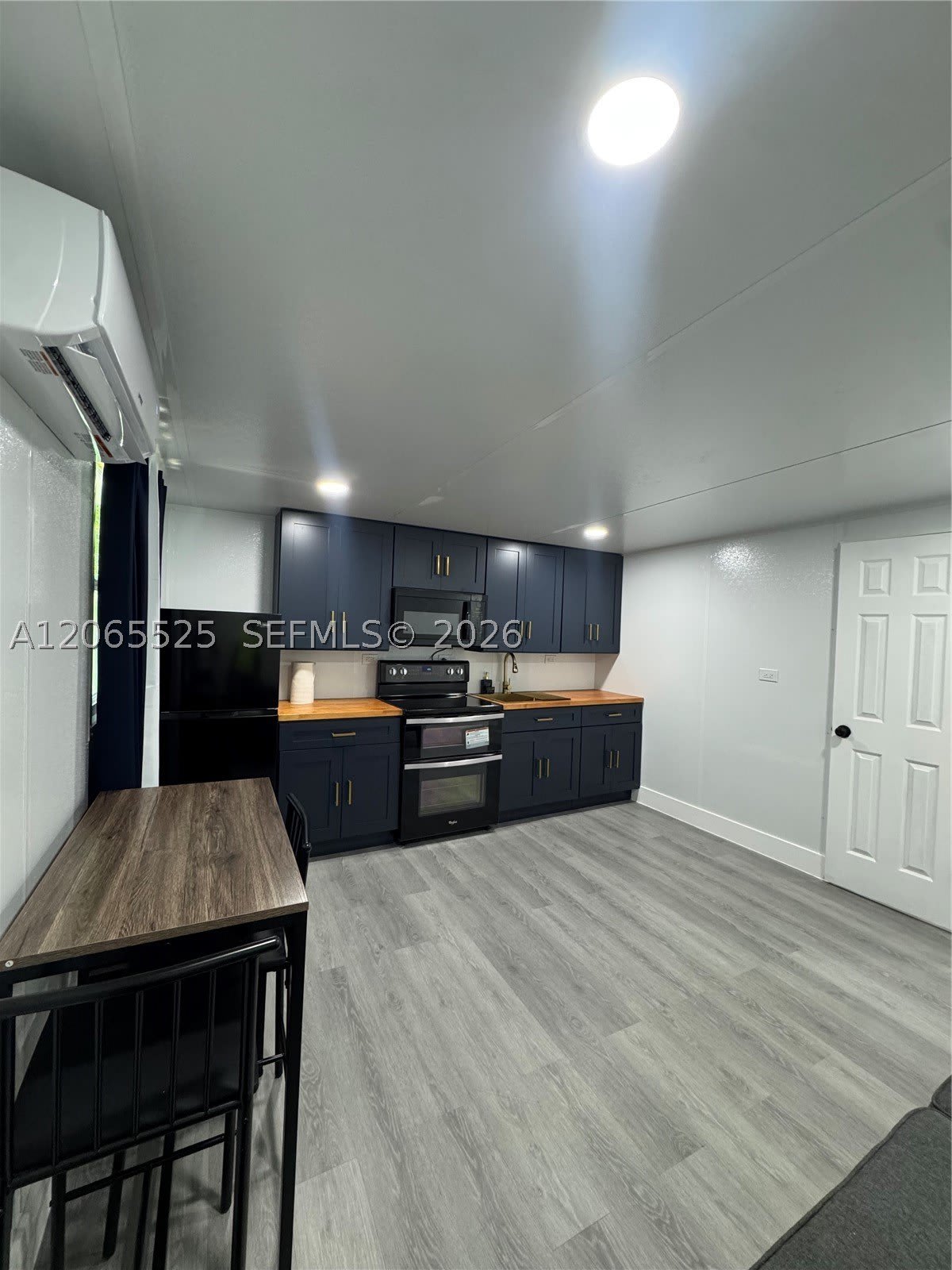 2461 NW 14th St – photo 4