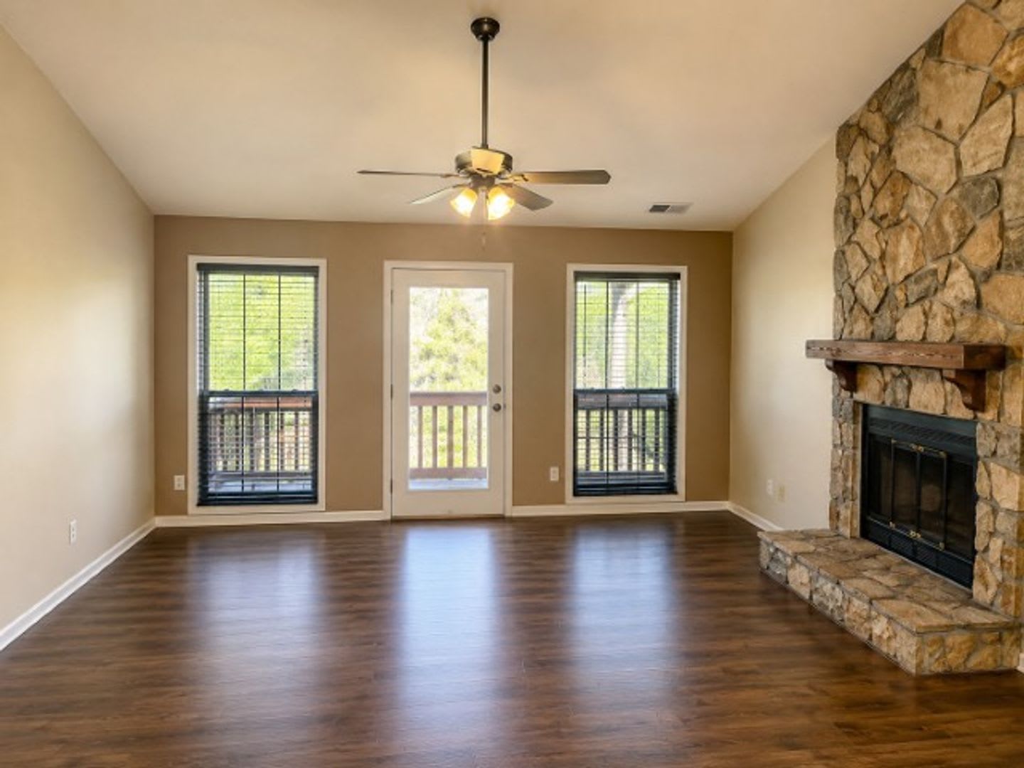 1820 6 Tryon Drive – photo 3