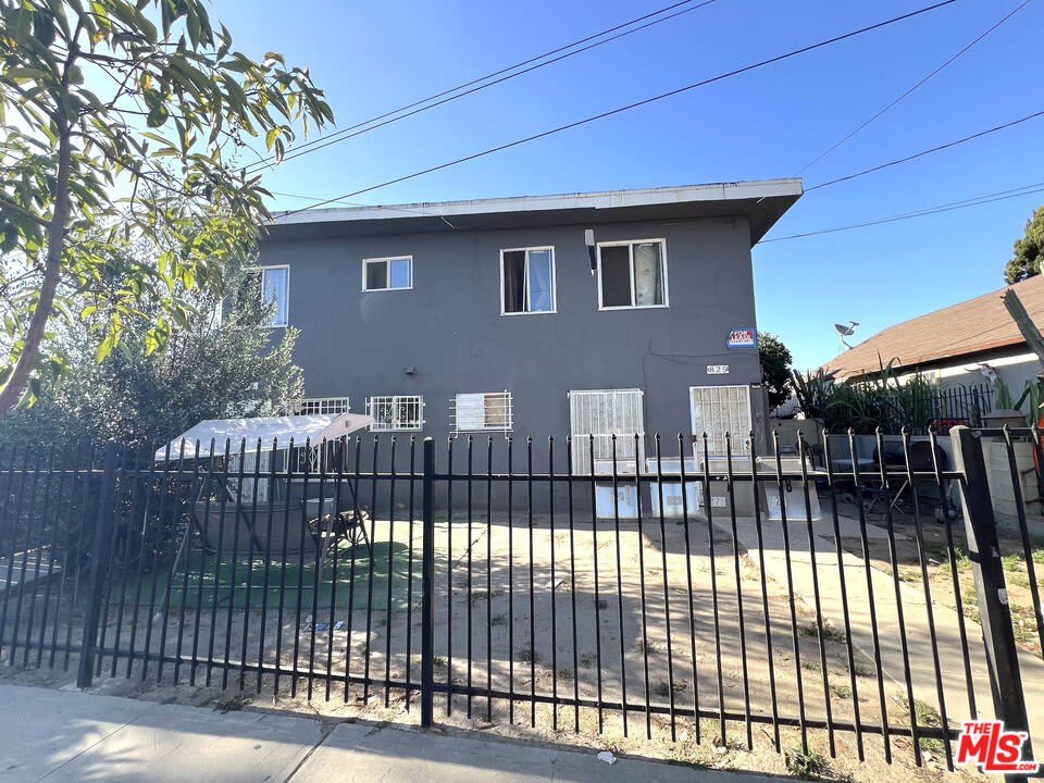 823 E 111th Dr – photo 1