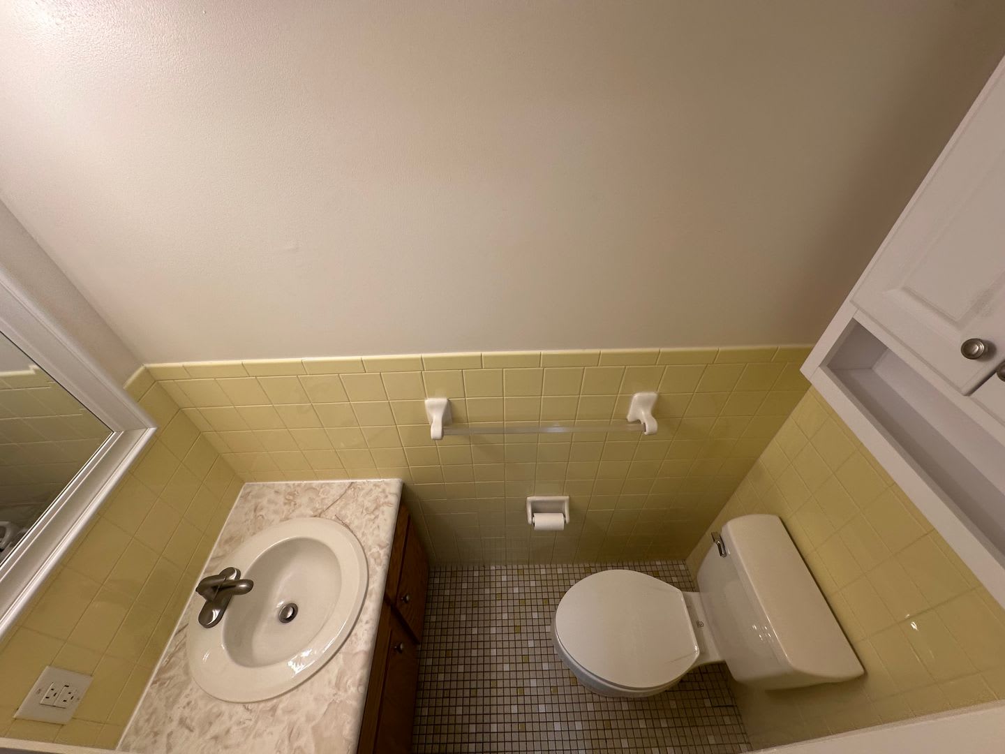 COMING SOON!! SPACIOUS TOWNHOME IN WILLOW TERRACE – photo 4