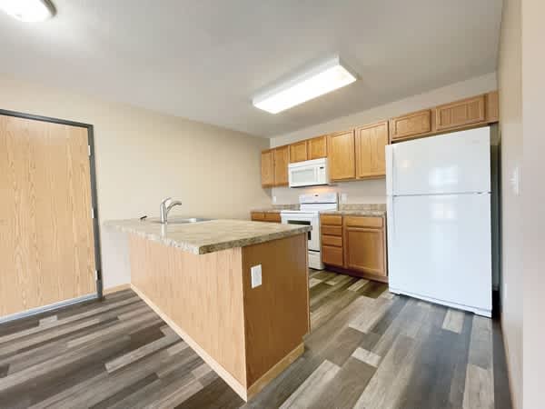 Burlington Apartments – photo 2