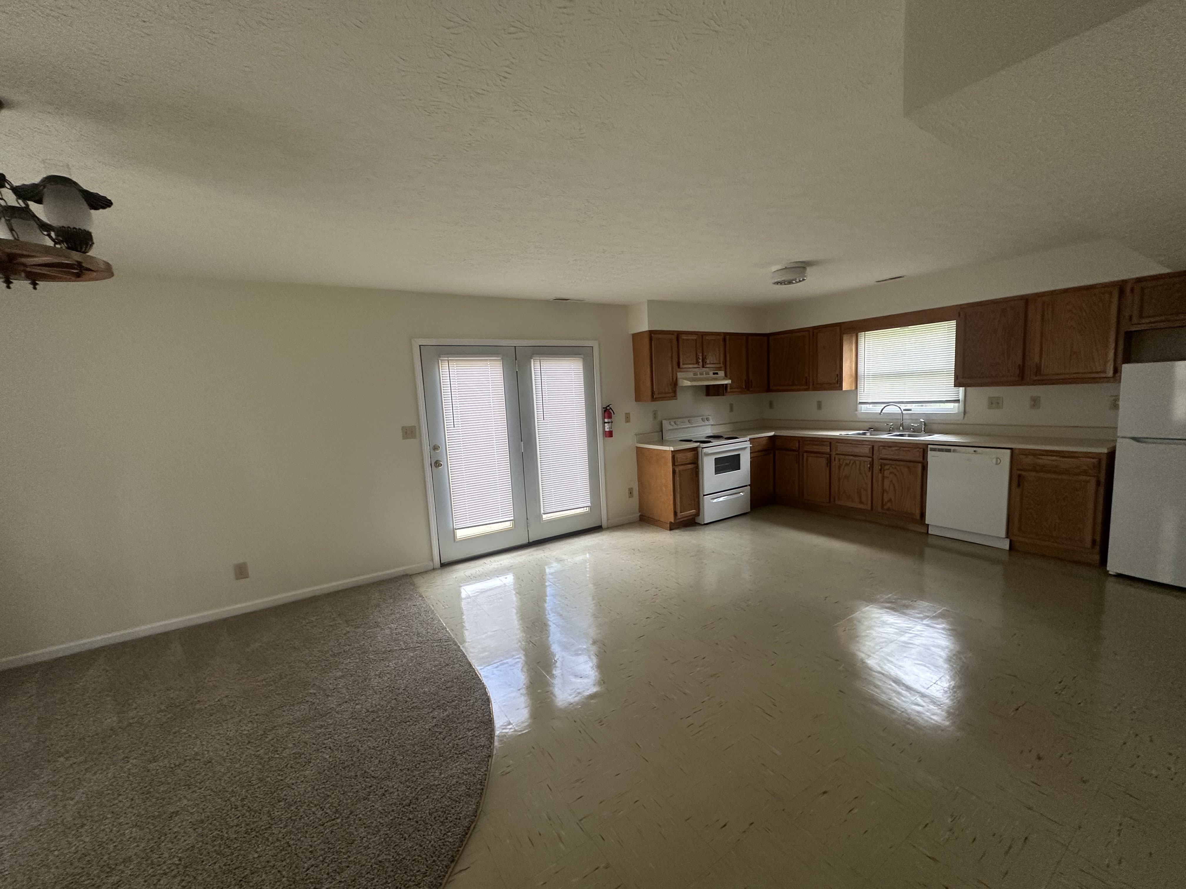1111 South Park Avenue – photo 3