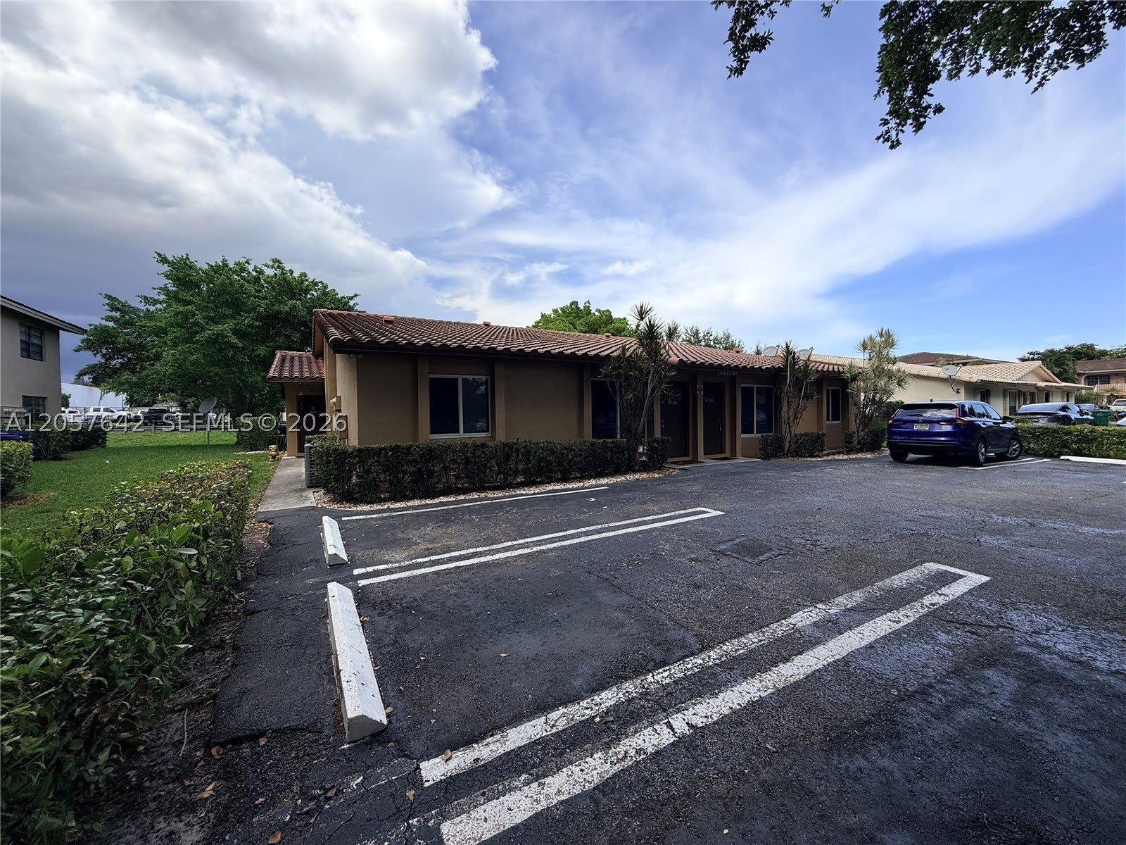 10835 NW 45th St – photo 2