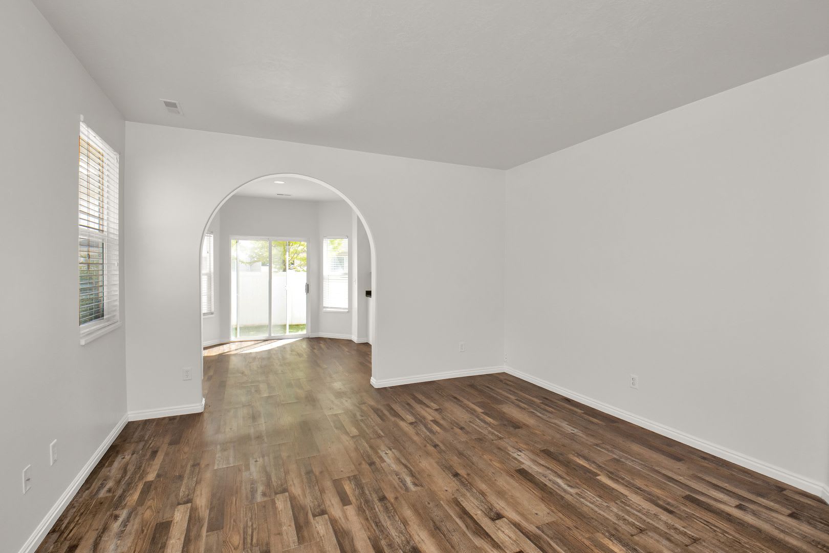Beautiful 3 Bed 2 Bath Pet Friendly Home In Amazing North Salt Lake Available On September 10Th – photo 3