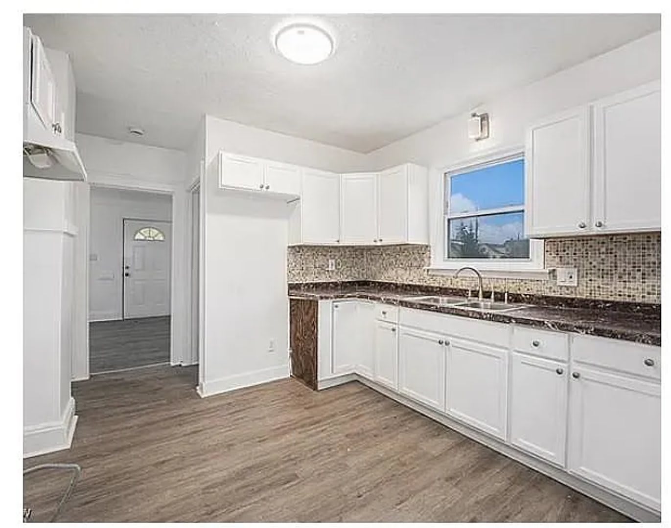 16174 Friend Ave – photo 2
