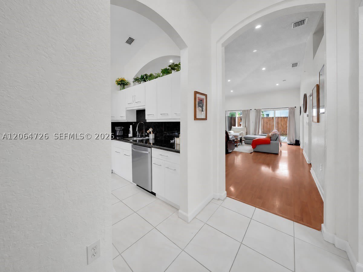 16220 SW 101st Ter – photo 4