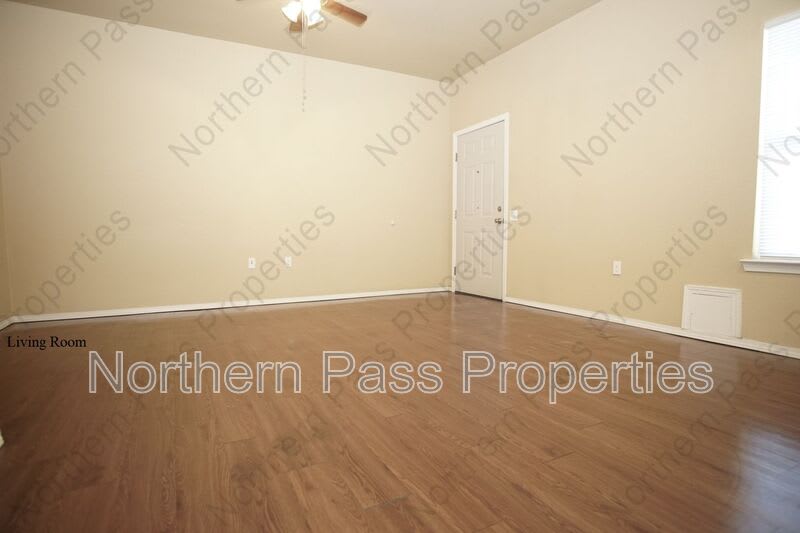 8685 N Loop – photo 3