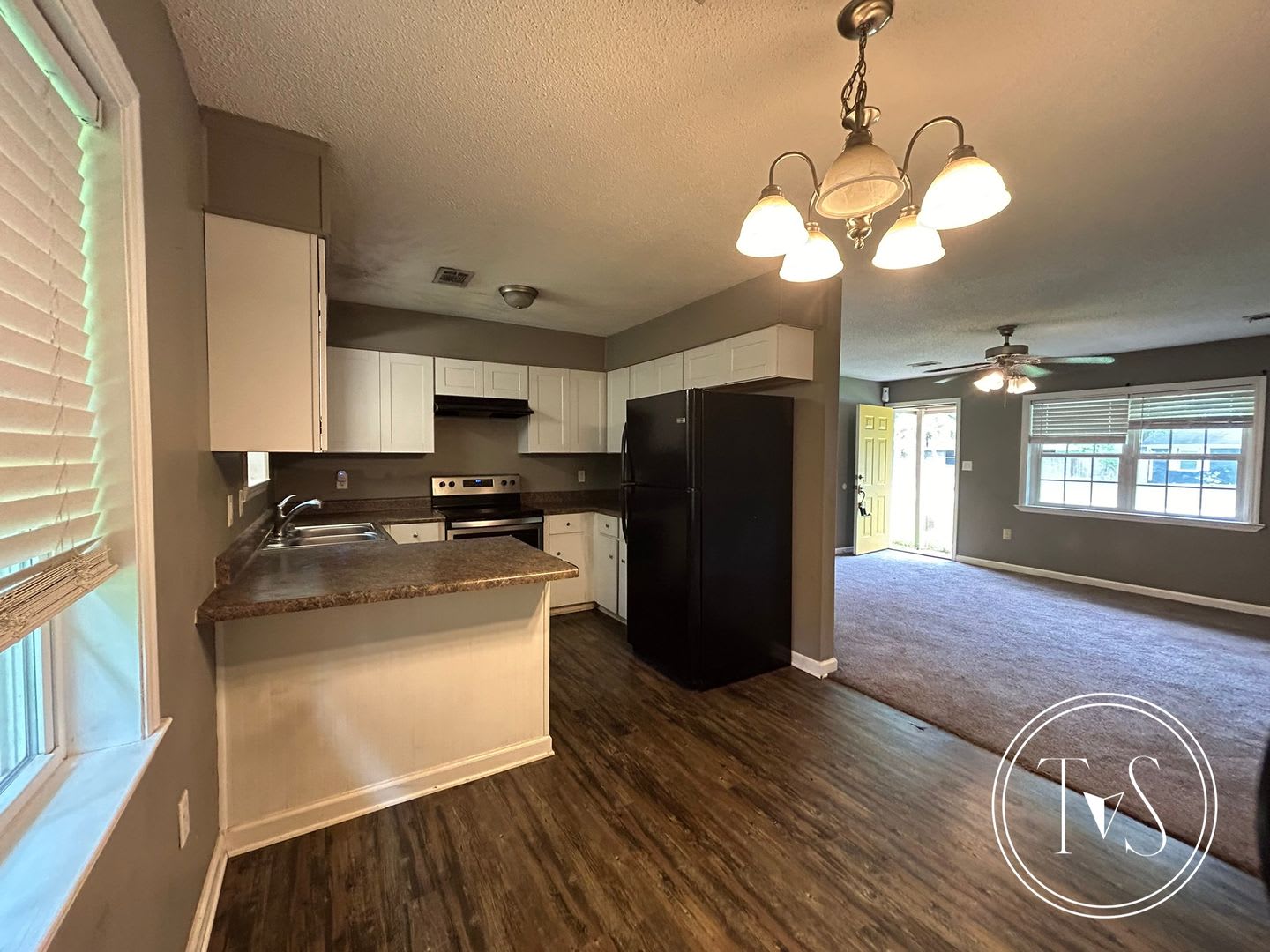 982 White Circle Hinesville Ga 31313 – photo 4