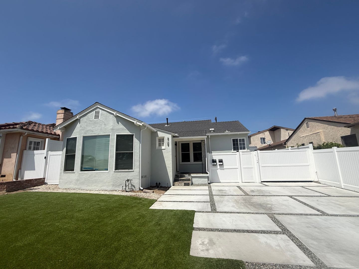BEAUTIFUL 2 BEDROOM 1 BATH DUPLEX – photo 1