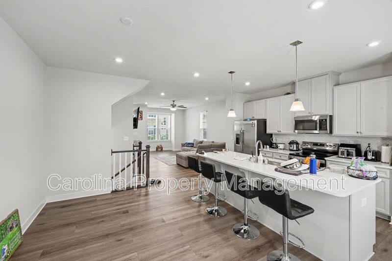9330 Mallard Mills Dr – photo 4