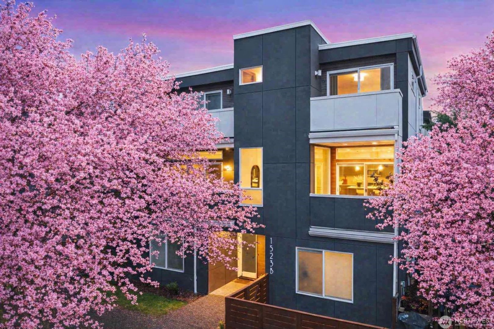 Luxury Ballard Townhouse for Rent – photo 1