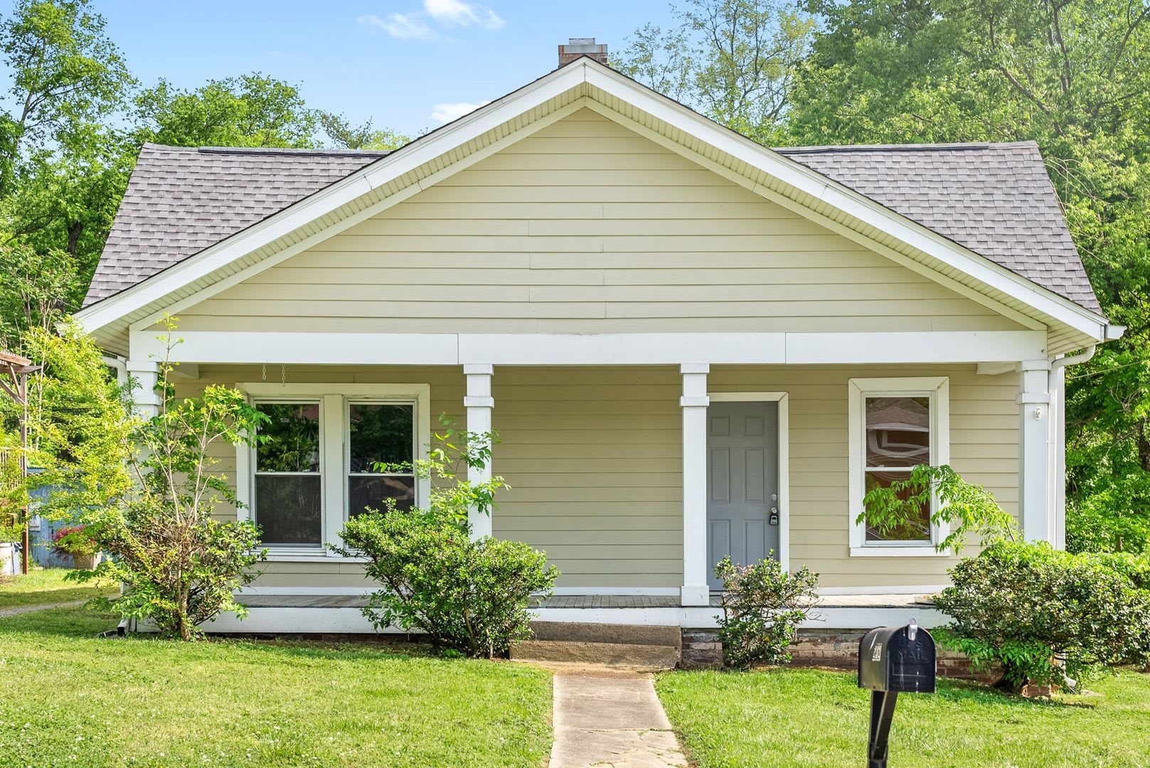 Home For Rent Near Historic Downtown Clarksville! – photo 1