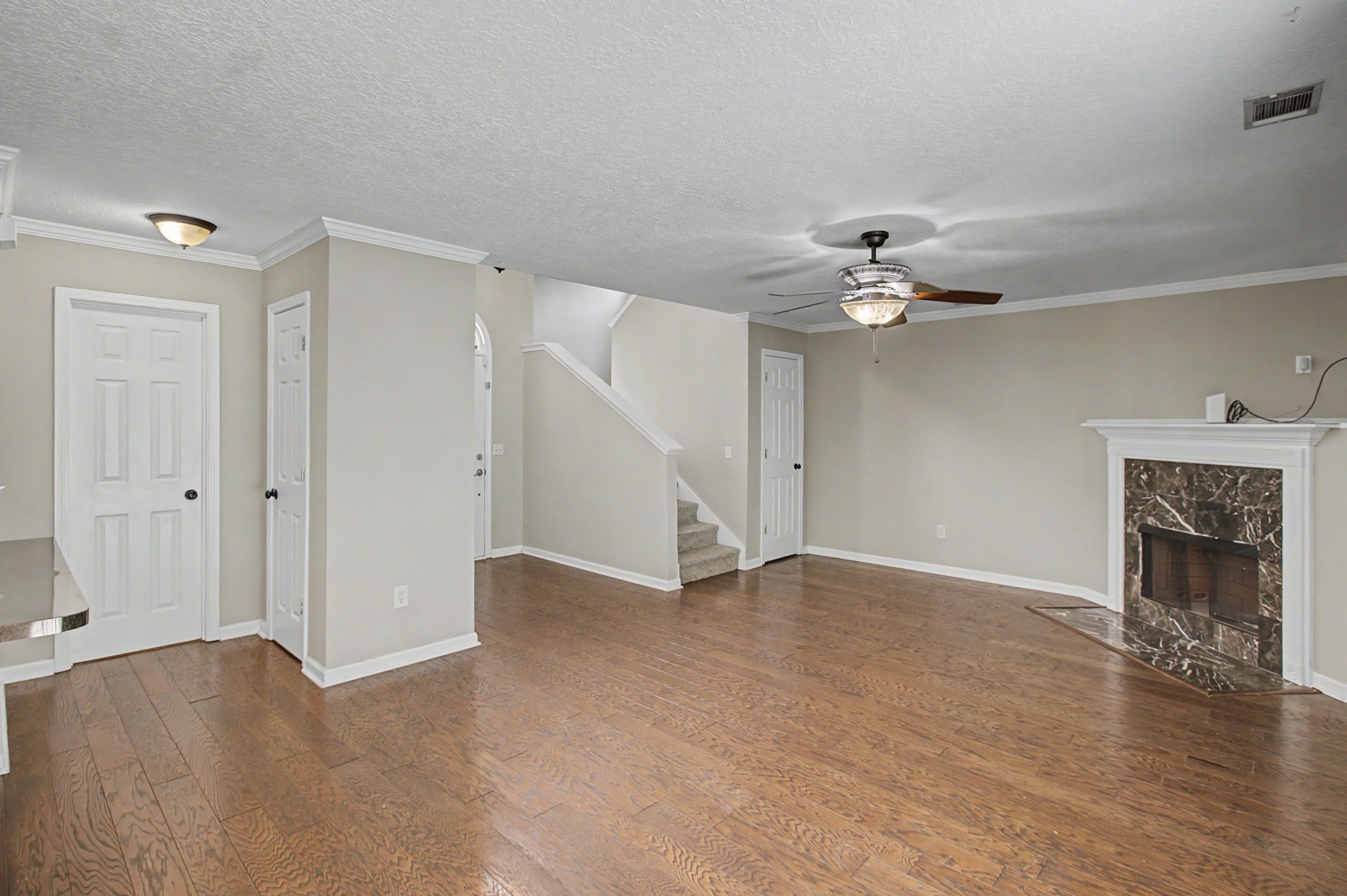 401 E. Banks Street – photo 3