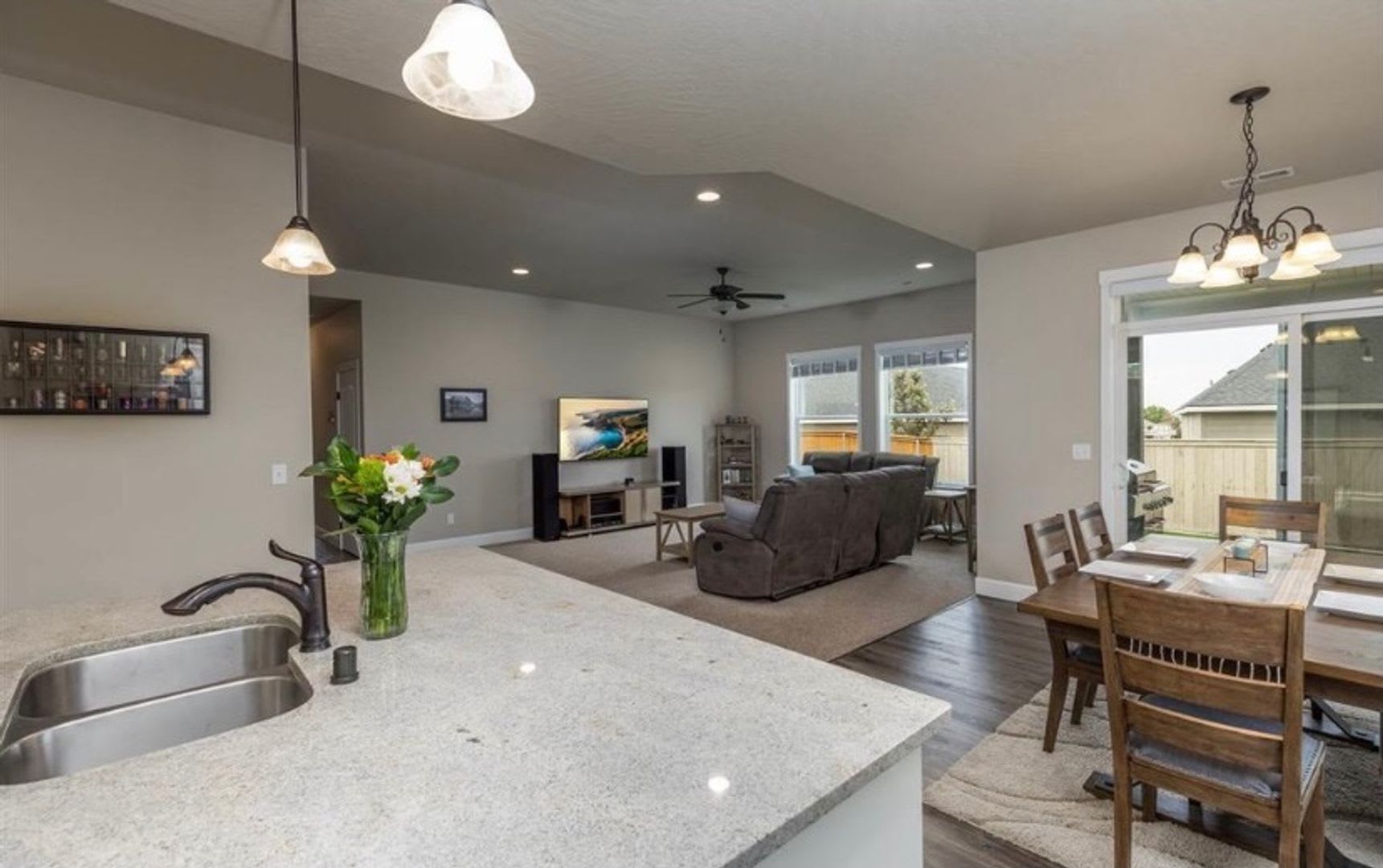 500 Off First Months Rent Beautiful 4 Bedroom Home In South Kennewick S Cherry Creek Neighborhood – photo 4