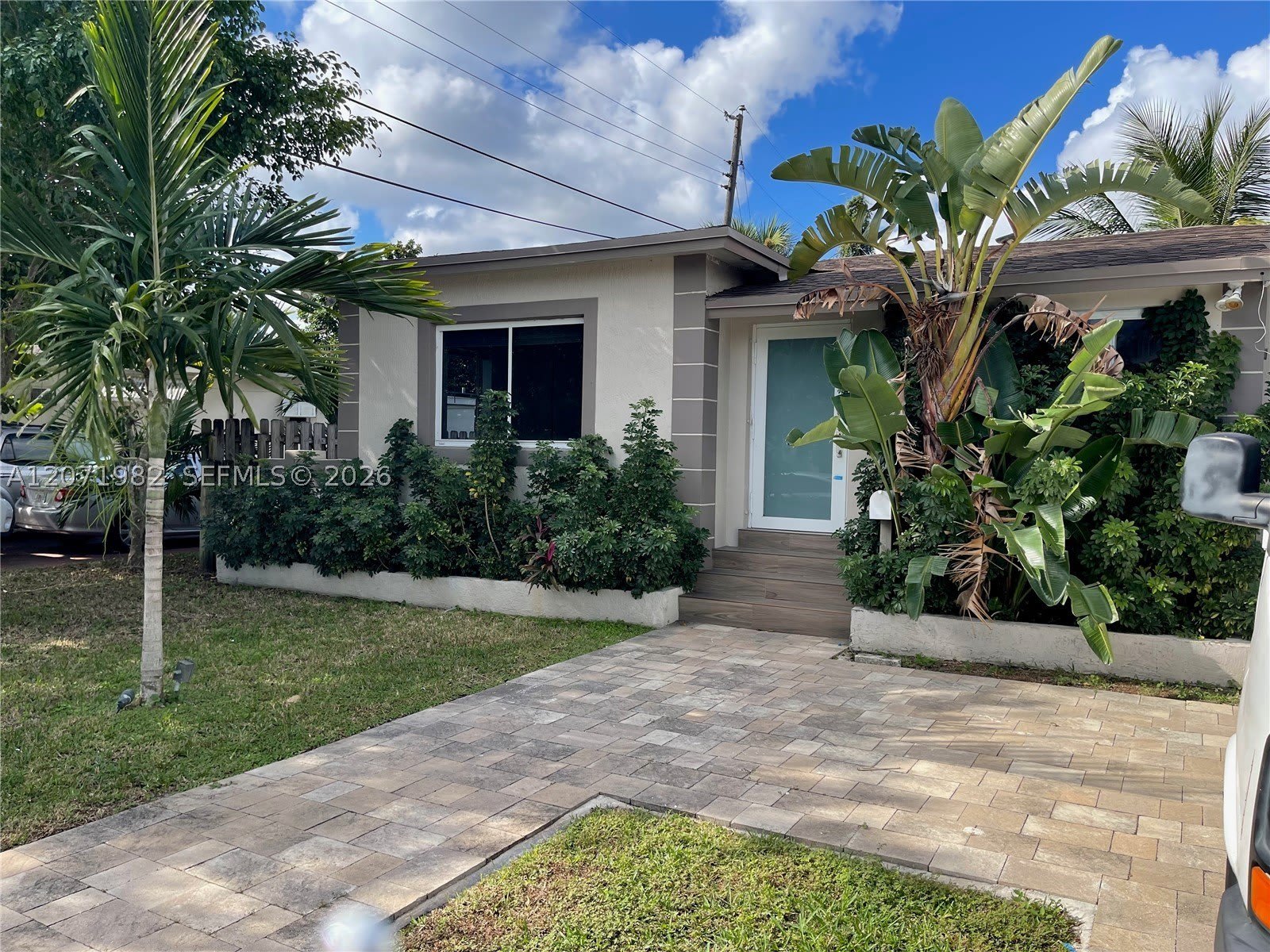 15760 NE 18th Ct – photo 1