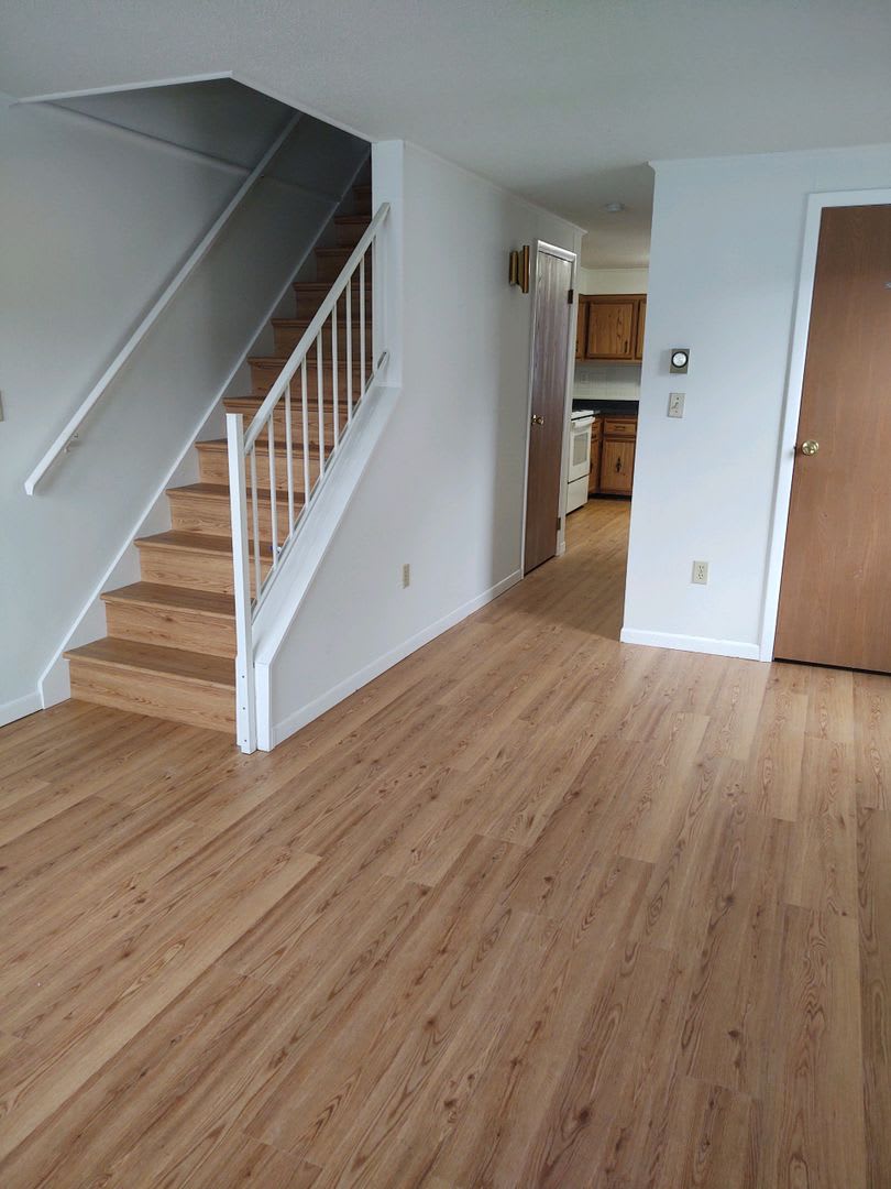 Adorable Townhome – photo 3