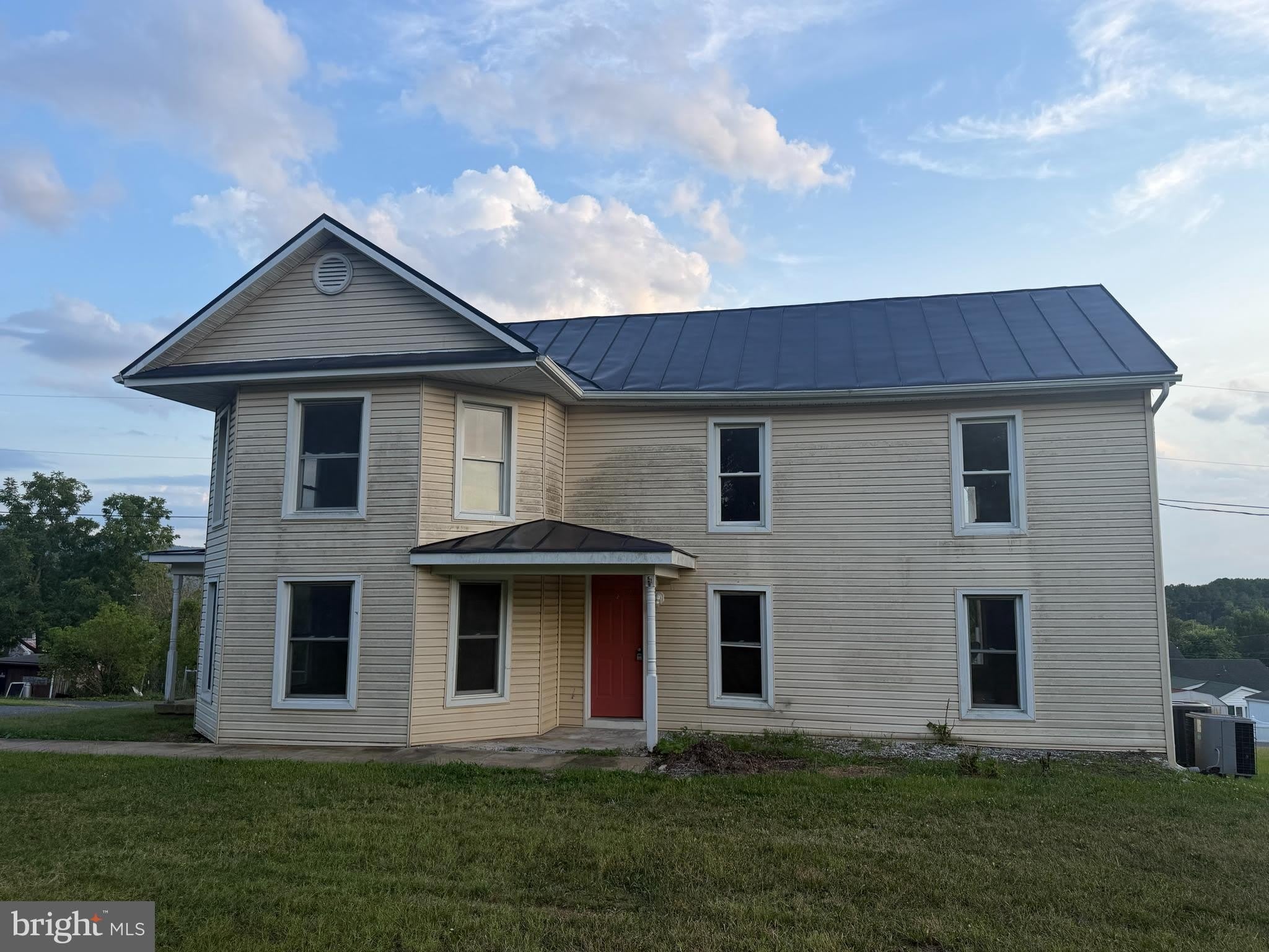 546 CHESTER Street – photo 2