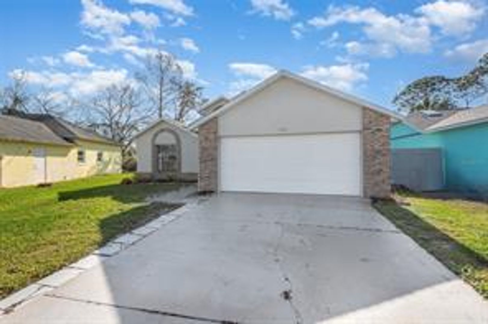 3 Bedroom / 2 Bath Home Available Now in Port Orange! – photo 3