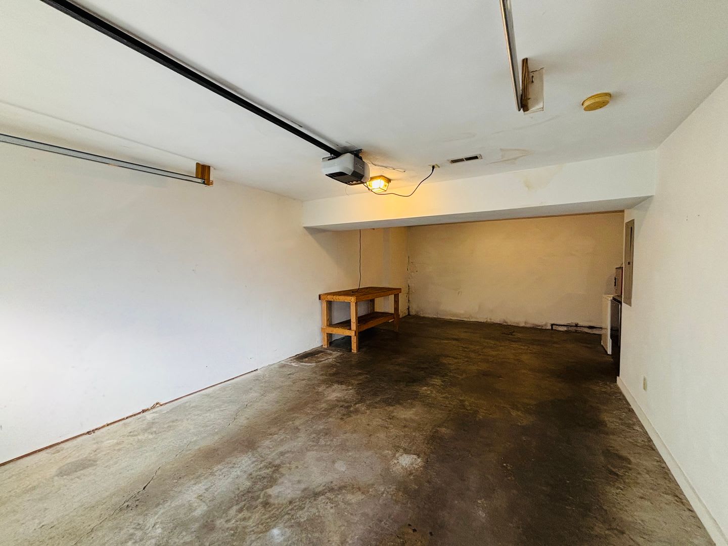 2 Bedroom, 2.5 Bath Townhouse – photo 2