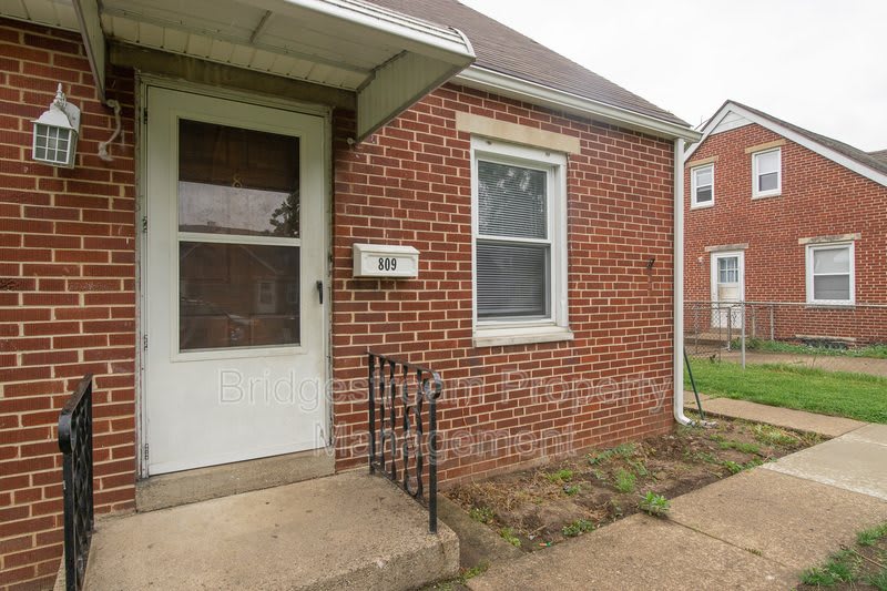 809 Winston Drive – photo 2