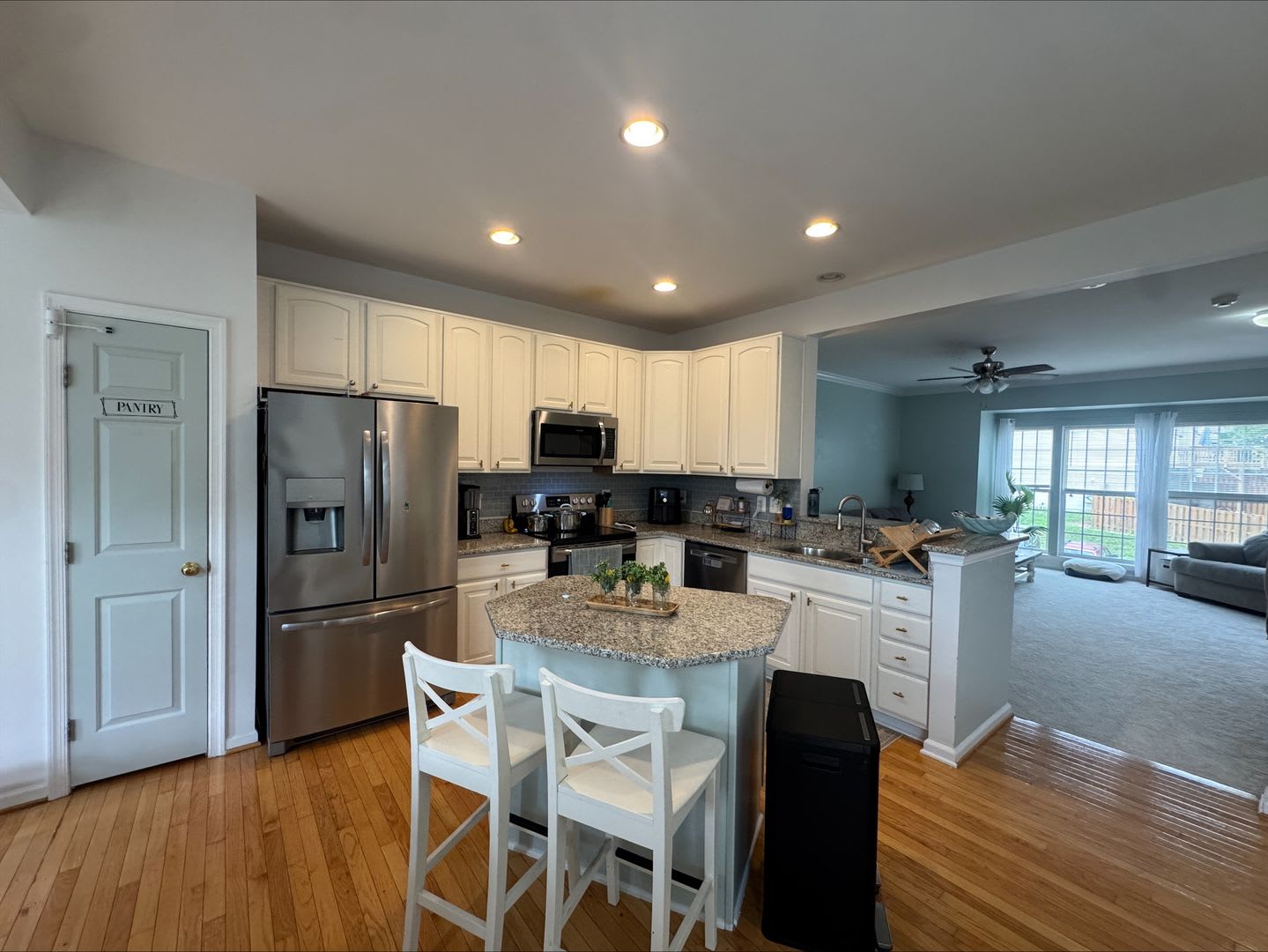 BEAUTIFUL TOWNHOUSE IN WOODBRIDGE- CLOSE TO I-95/QUANTICO – photo 3