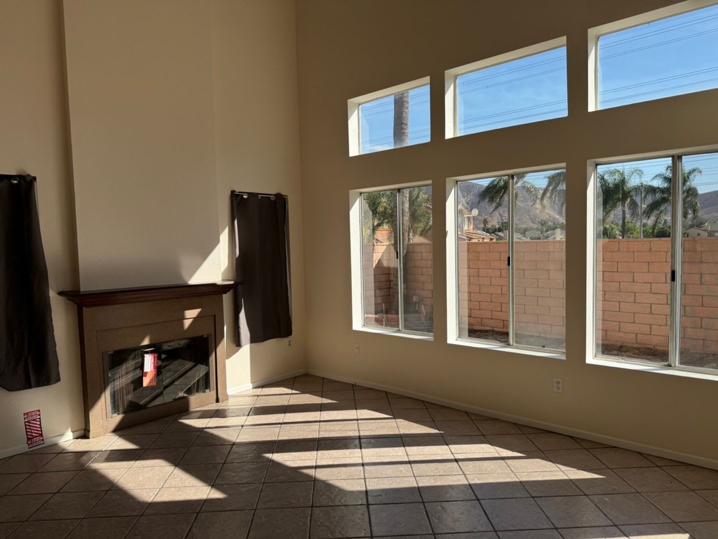 Beautiful 3 Bedroom House in Private Fontana Area CA 92337 – photo 2