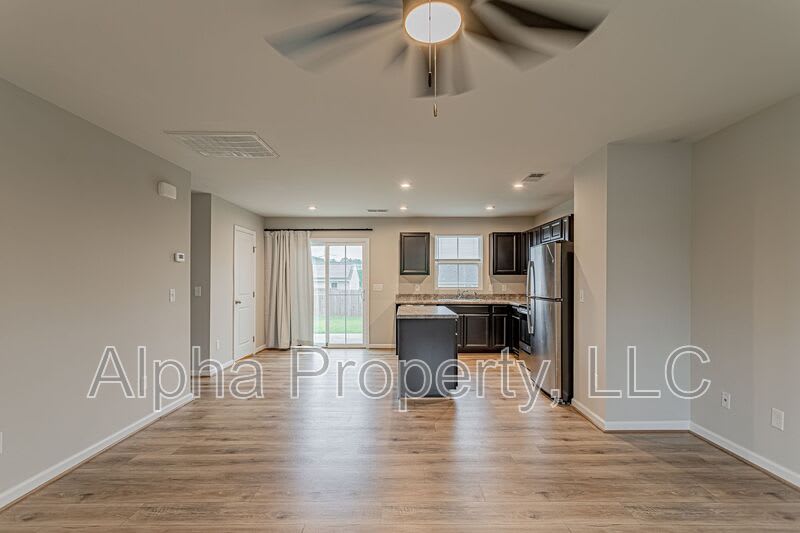 10 Torrington Dr – photo 2
