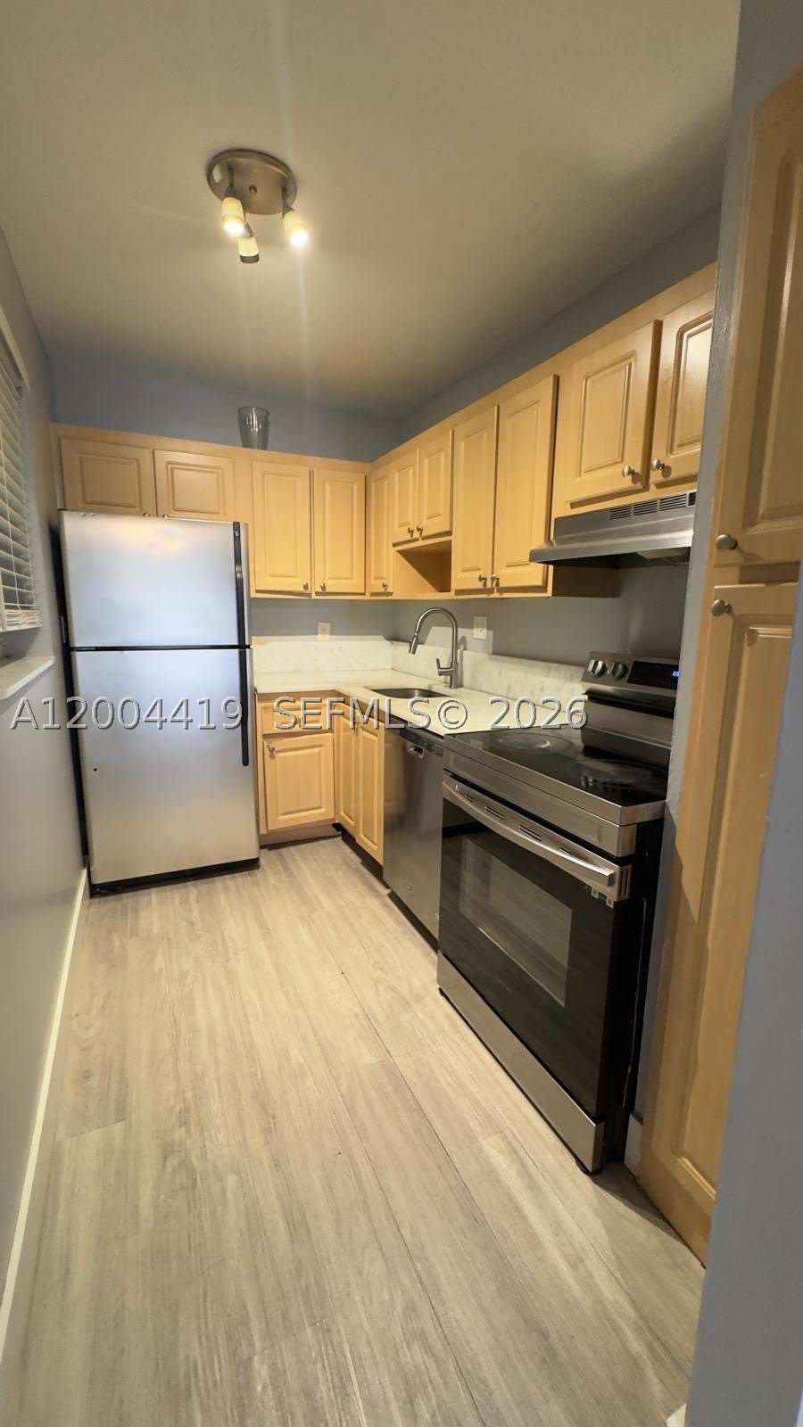 1421 NW 45th St – photo 2