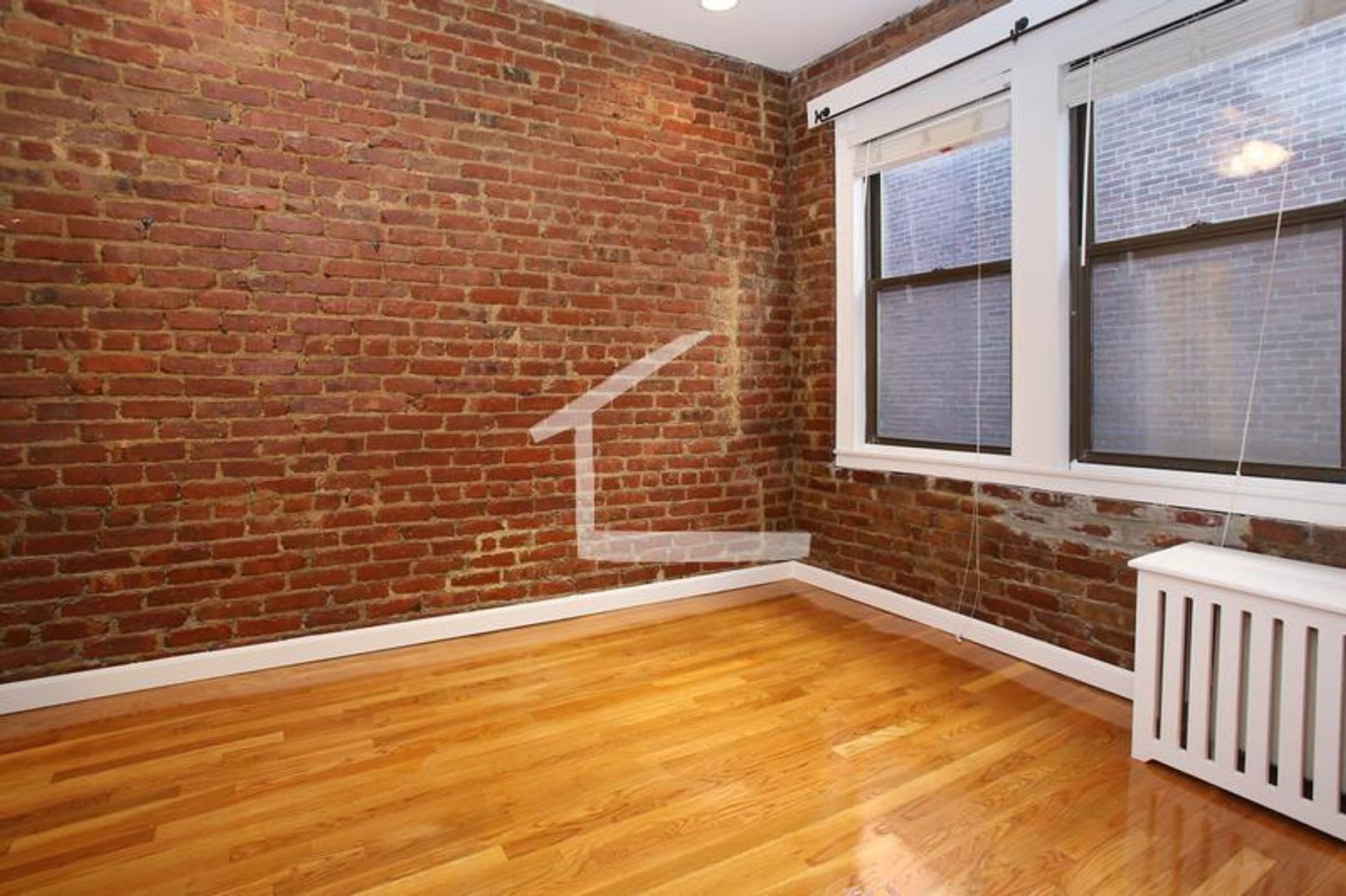 Nicely renovated 1 bed in the heart of Fenway! – photo 2