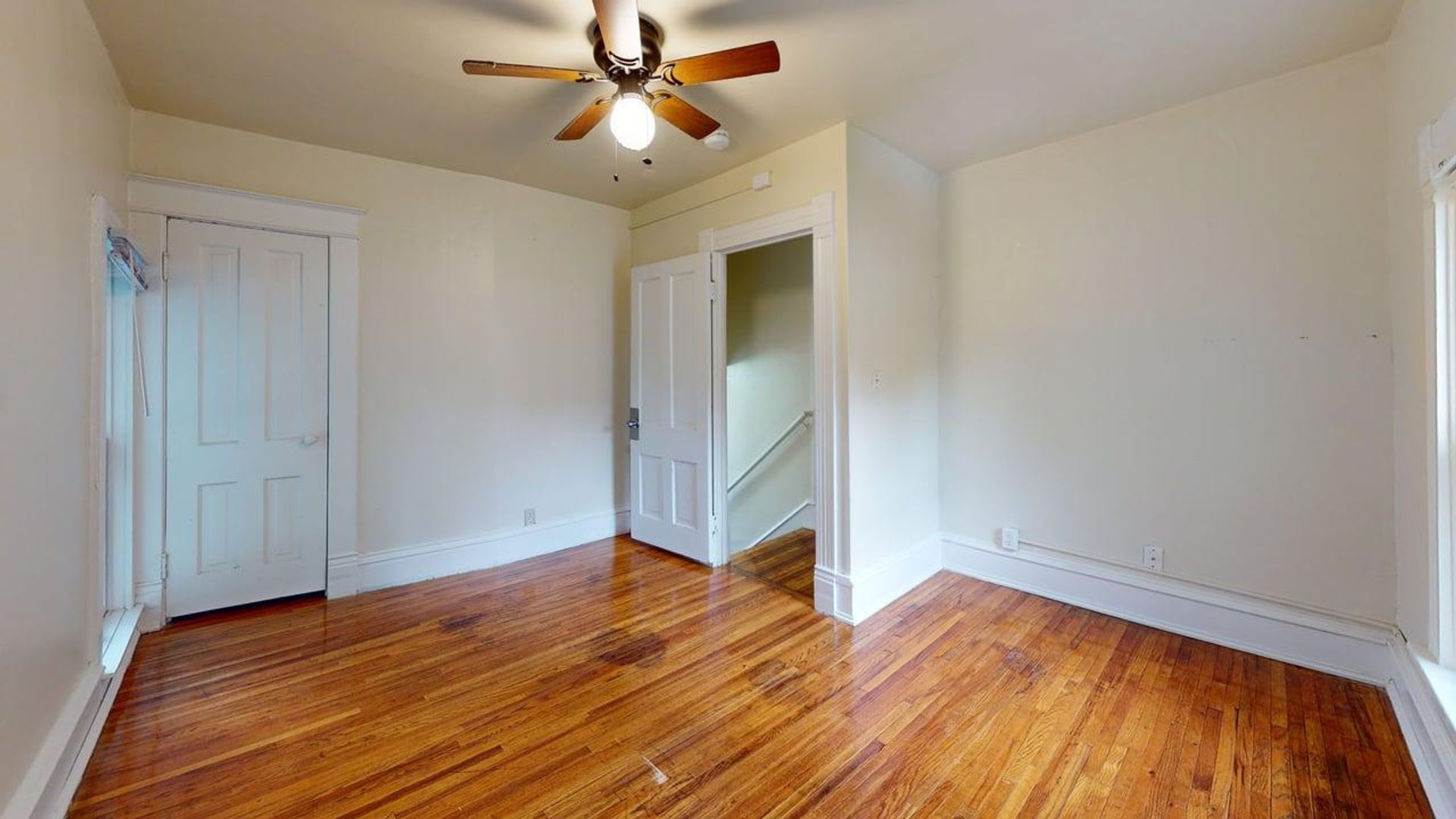 Cute, Clean, Convenient 2 Bedroom Unit in Downtown Ames – photo 3
