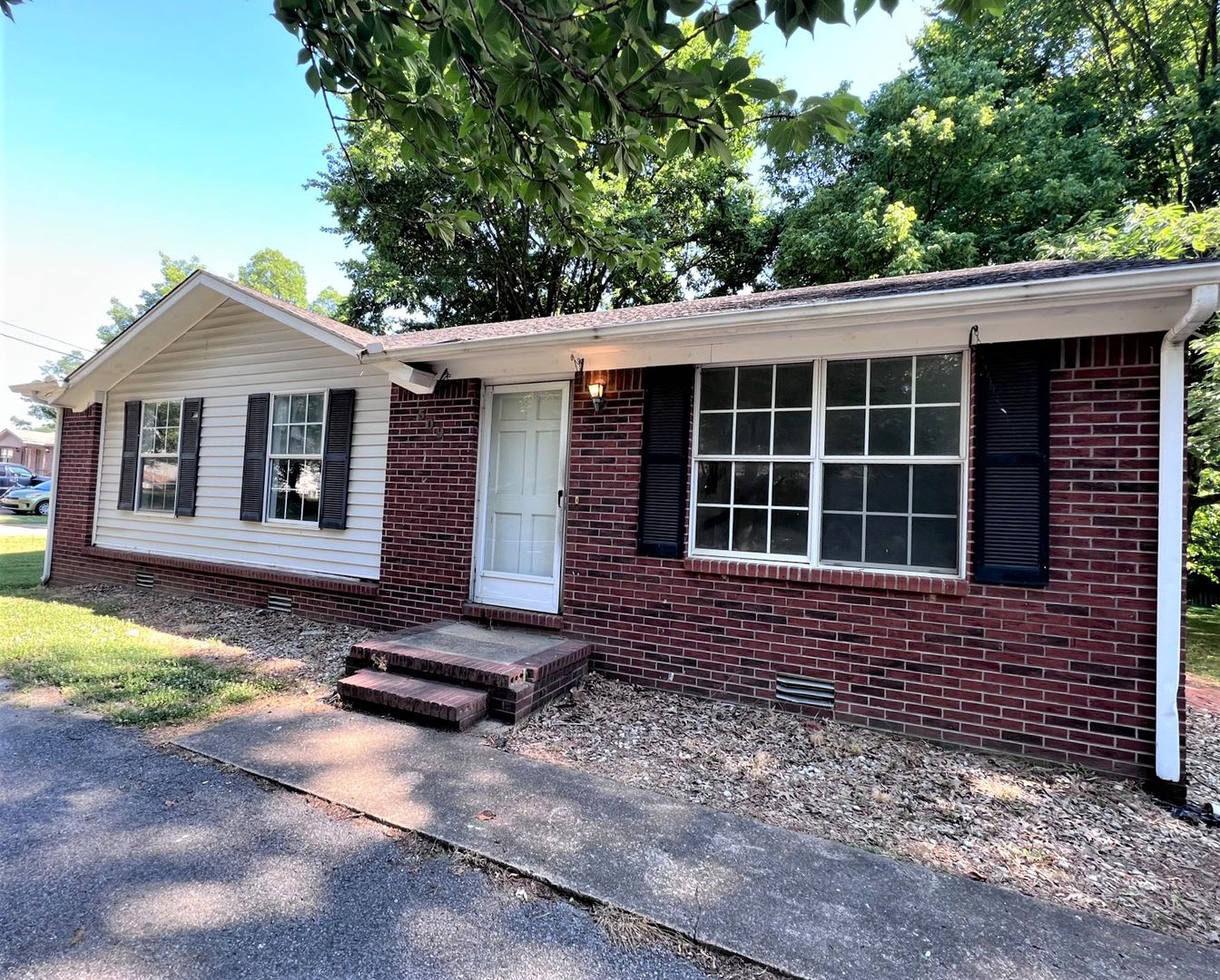 Charming Brick Home with Back Deck! – photo 2