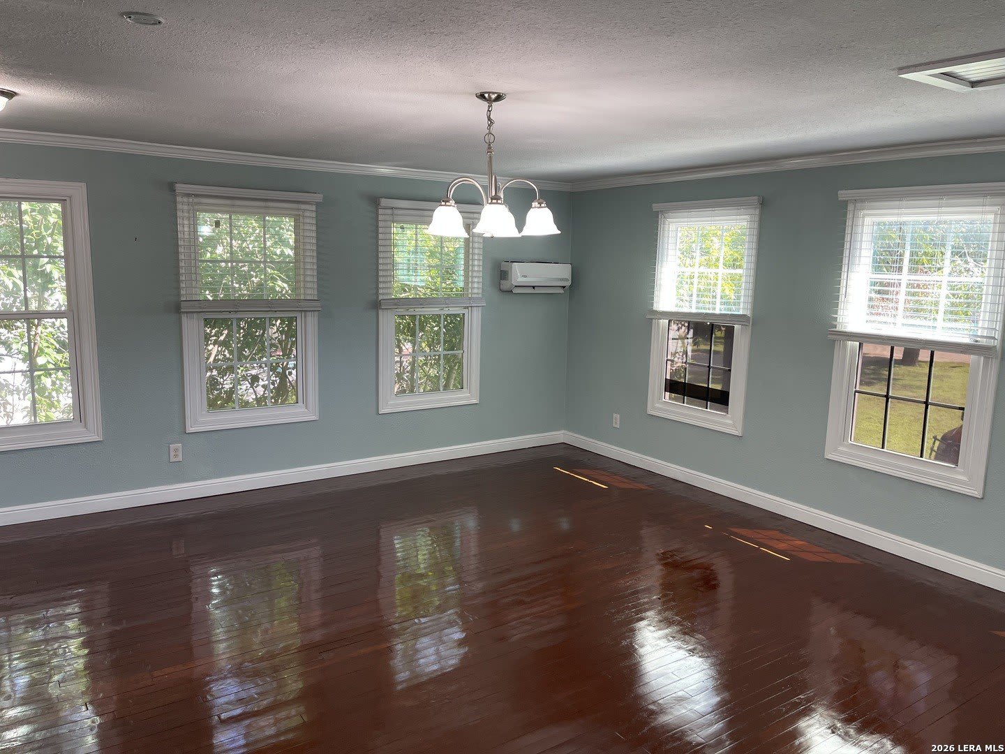158 N CHESTNUT AVE – photo 5