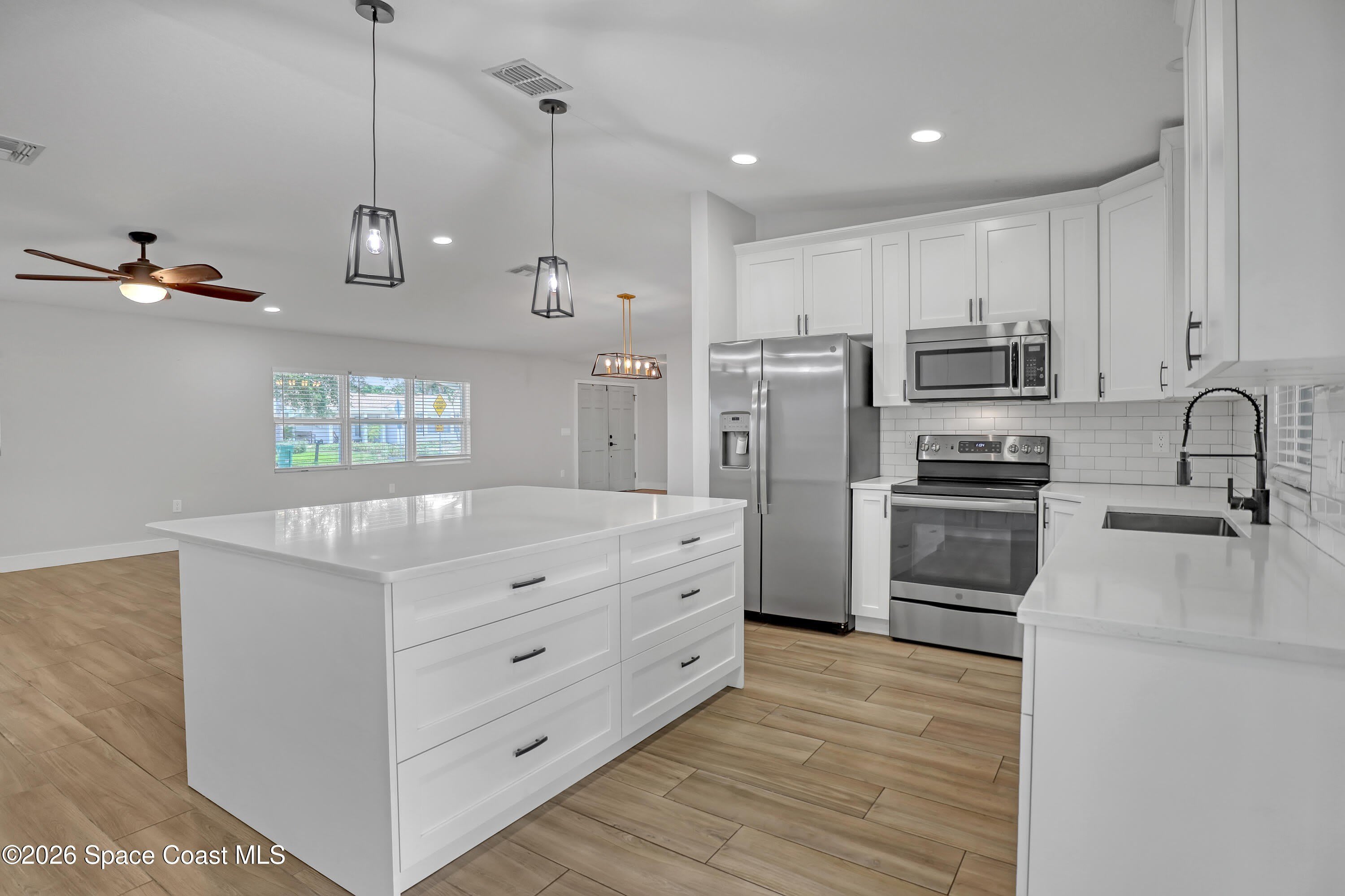 580 Pine Tree Drive – photo 4