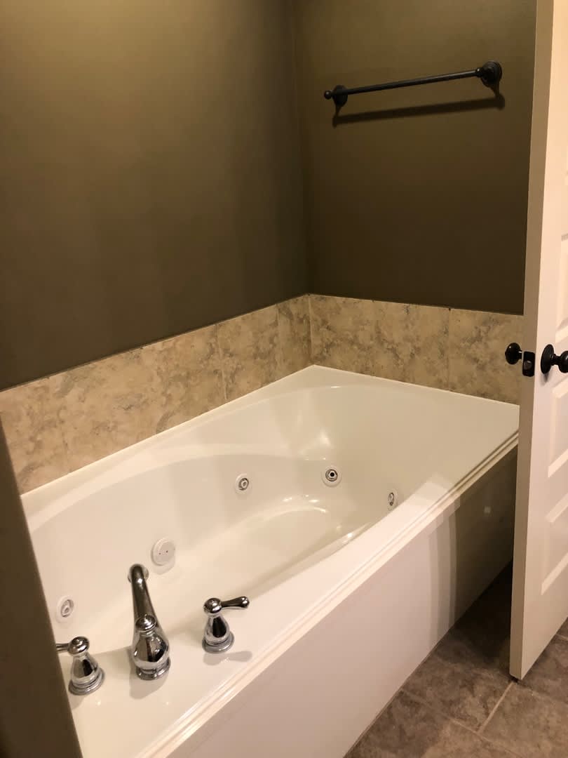 Large Luxury Gated Community in Dutchtown/Prairieville 3 Bedrooms NEAR NEW HOSPITAL – photo 5